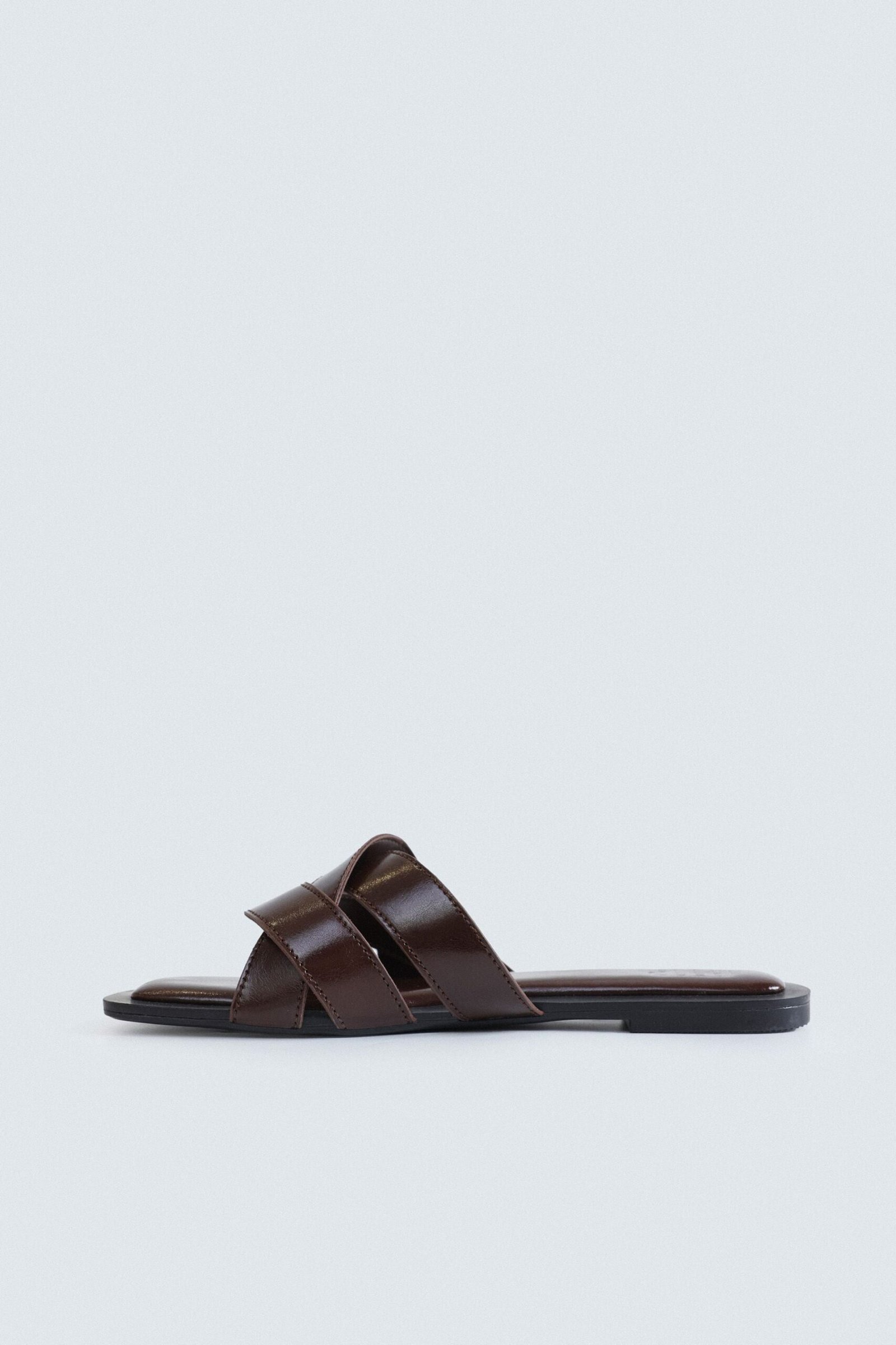 Criss-Cross Flats - Image 5