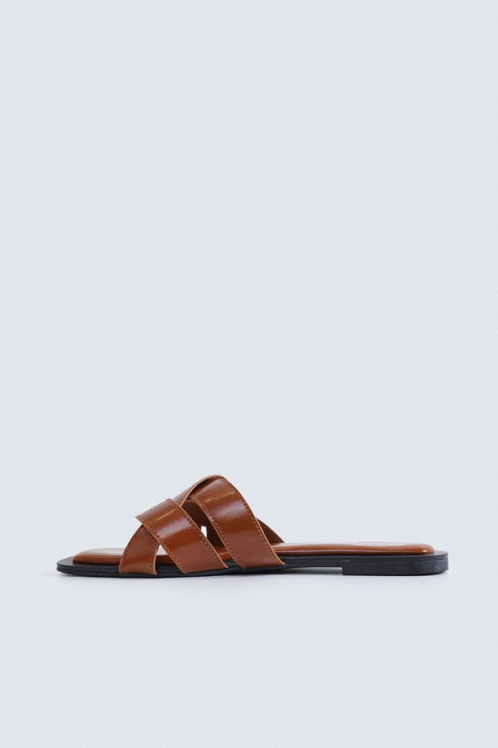 Criss-Cross Flats - Image 11