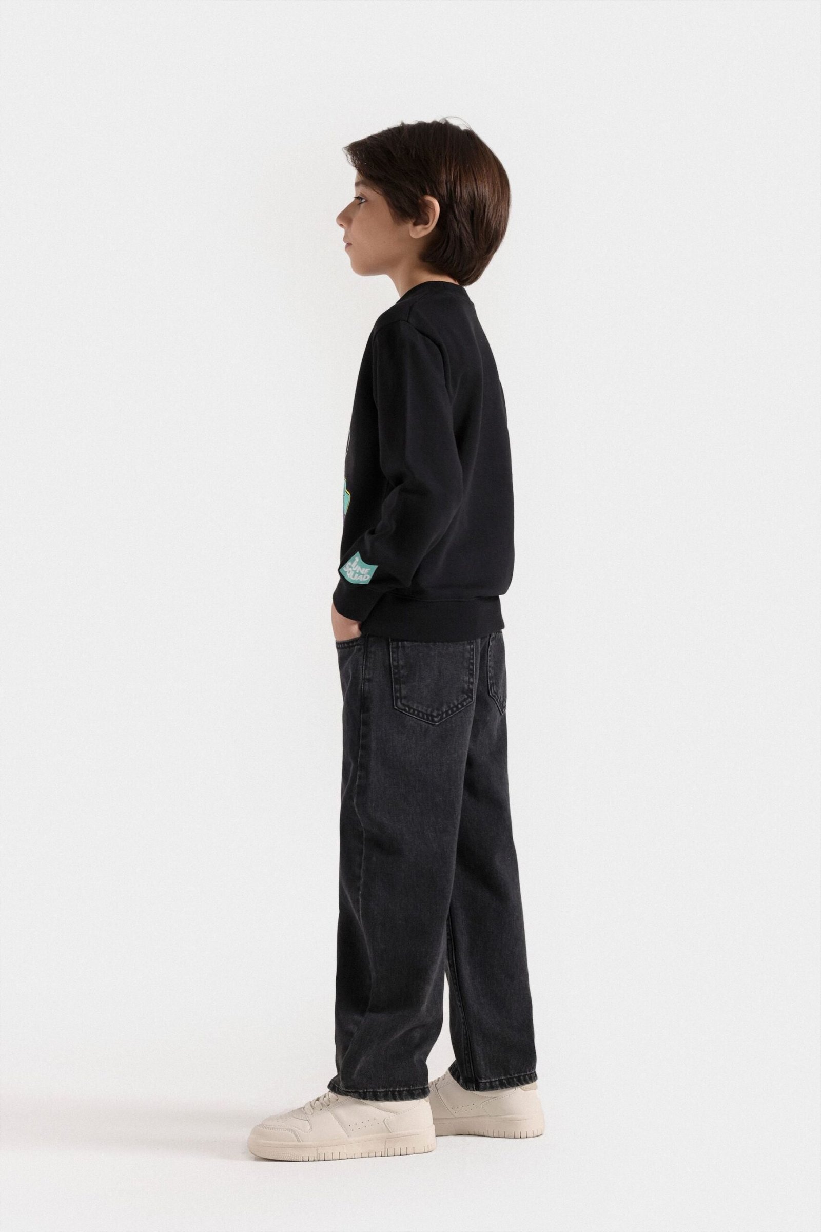 Character Graphic Sweatshirt - Image 5
