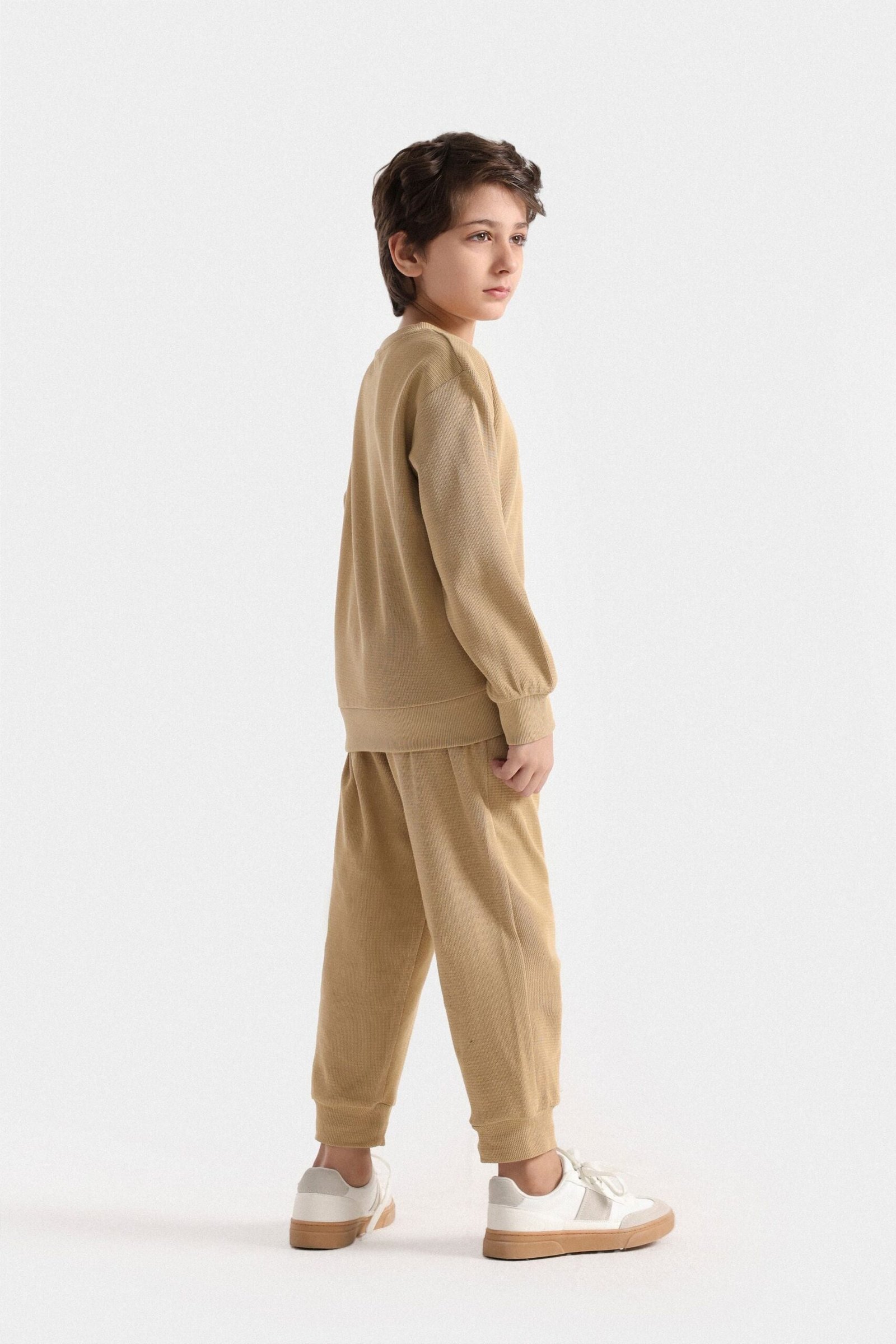 Basic Textured Sweatshirt - Image 10