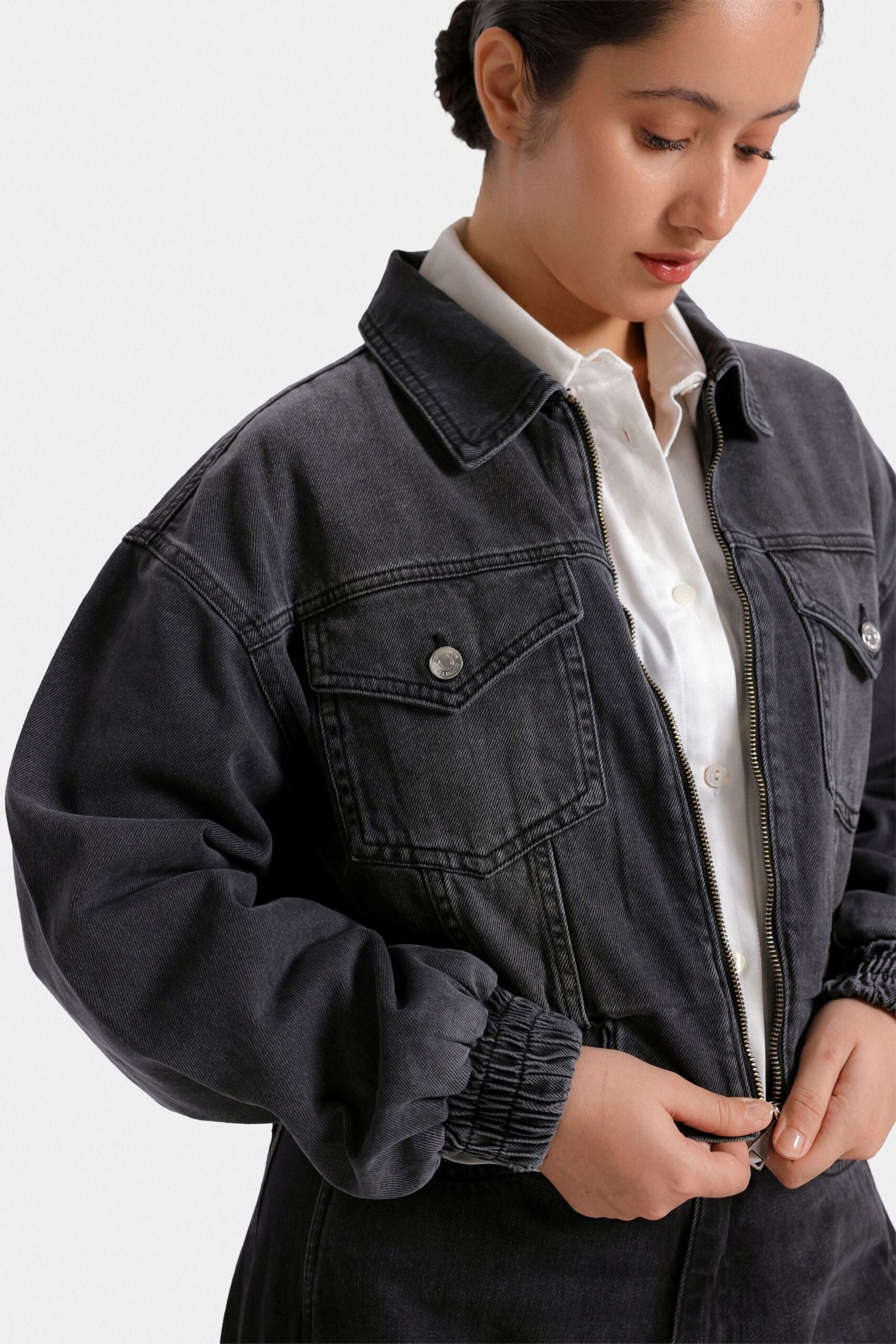 Cropped Denim Trucker - Image 2