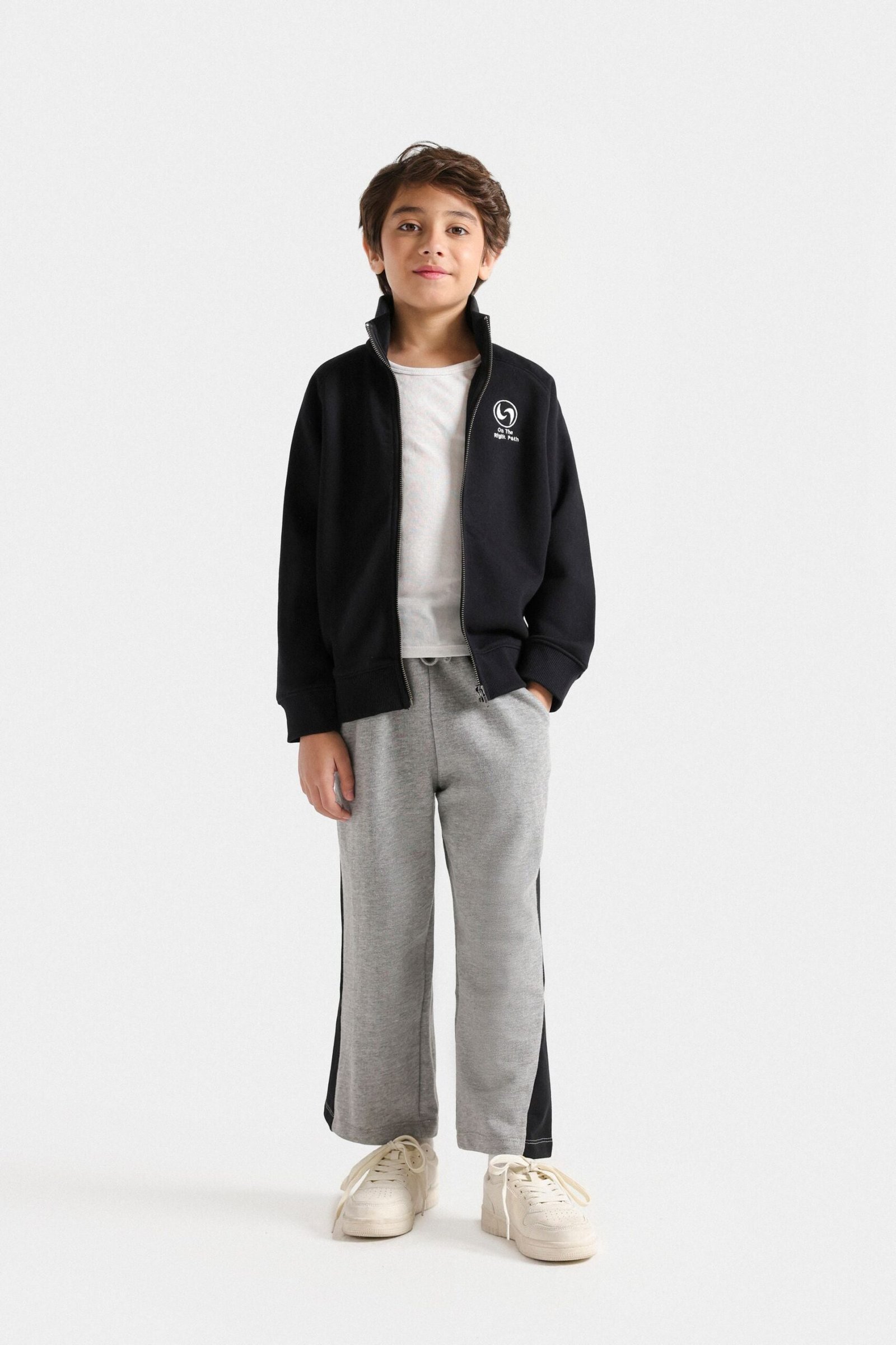 Embroidered Zipper Sweatshirt - Image 4