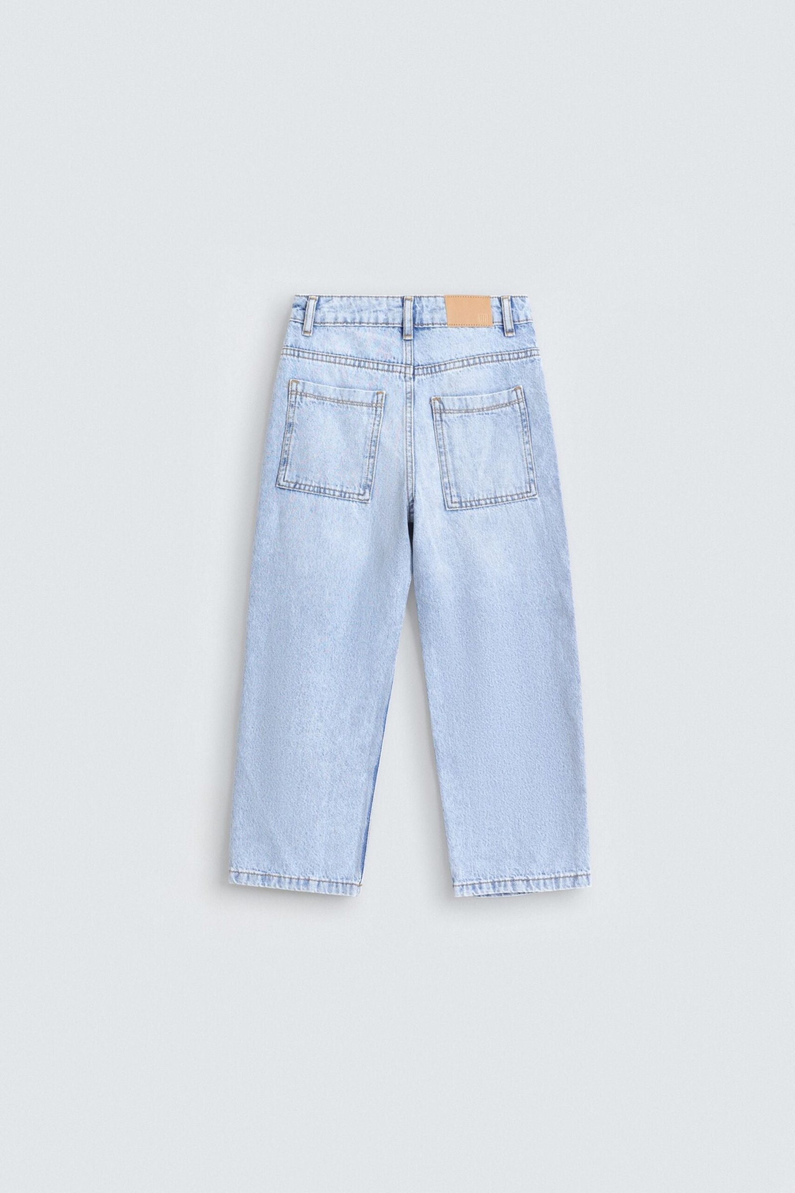 Loose Fit Jeans - Image 4