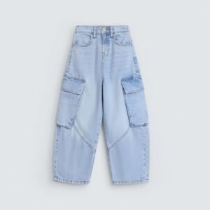 Loose Fit Cargo Jeans