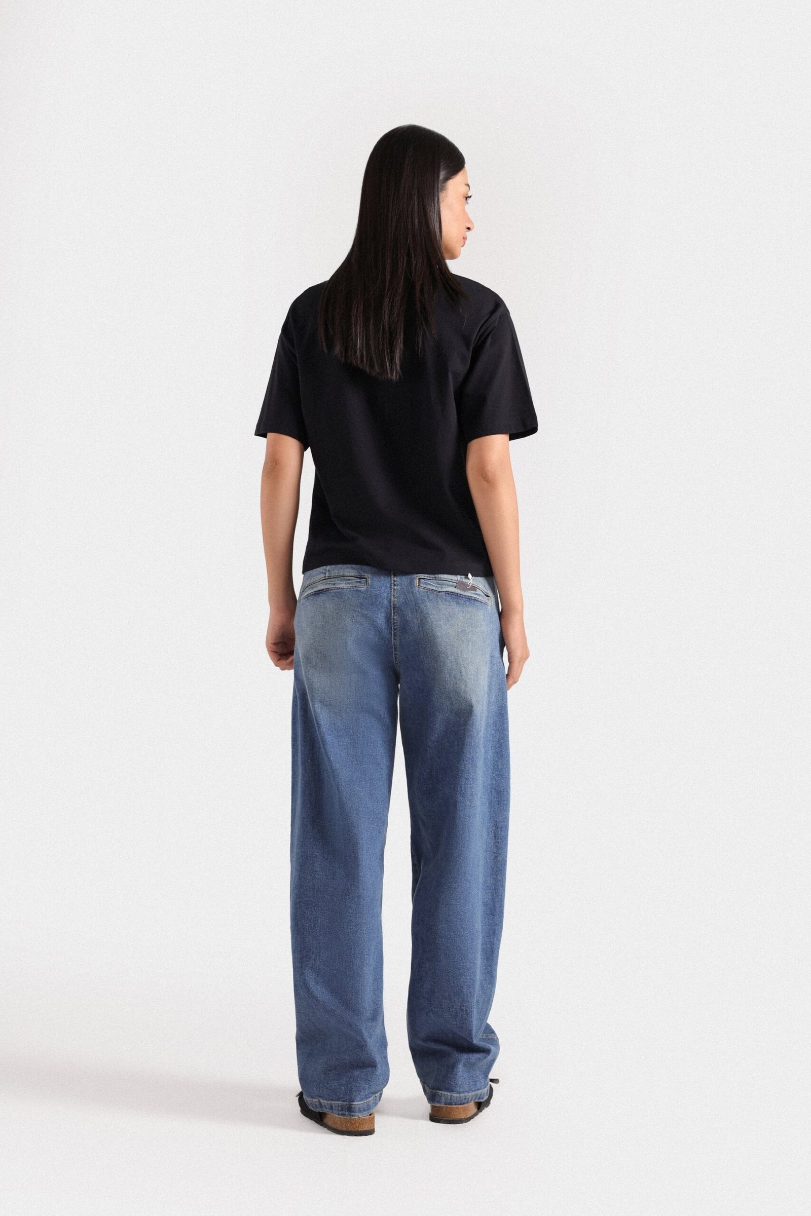 Barrel Leg Jeans - Image 4