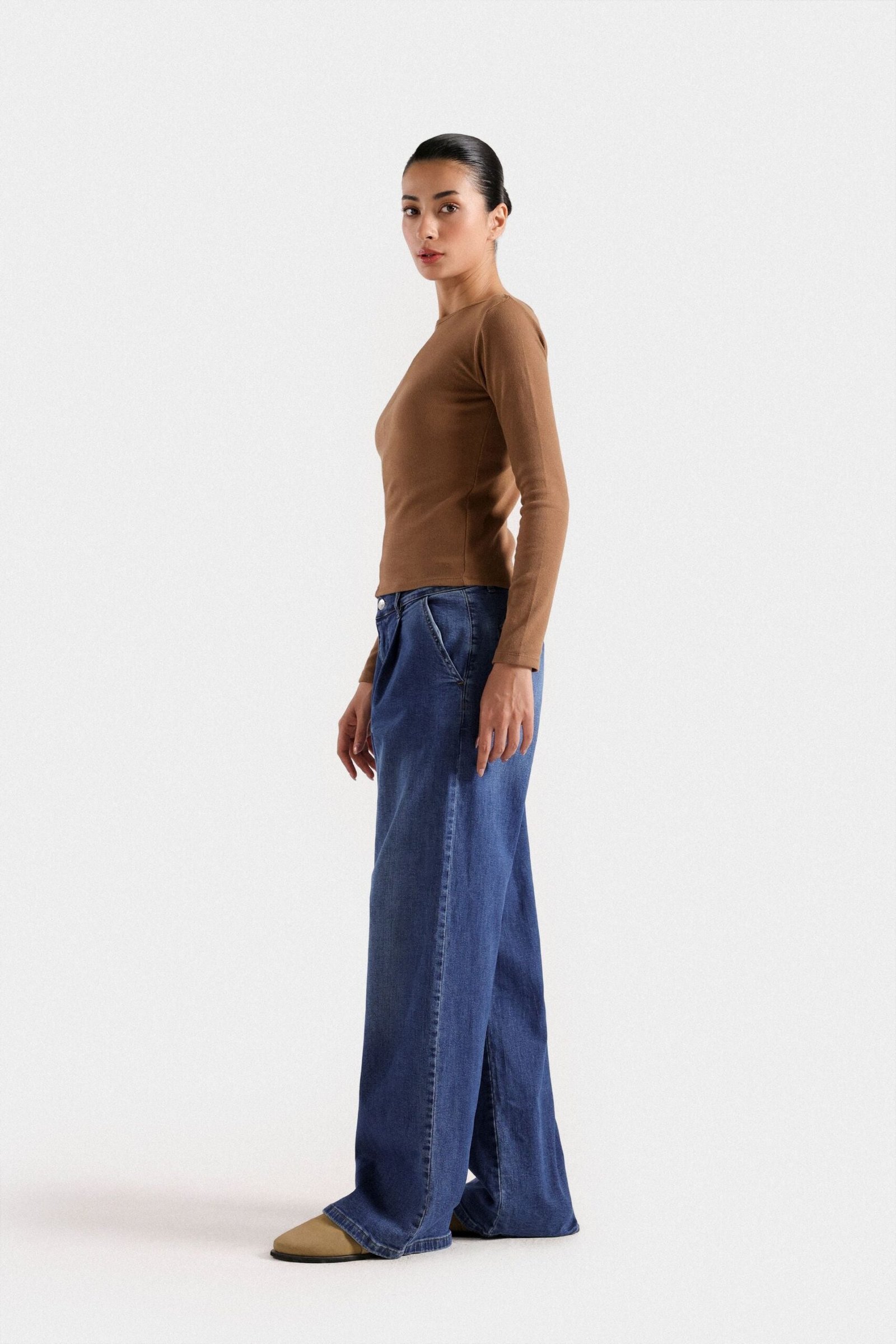 Pleated Relaxed Jeans - Image 3