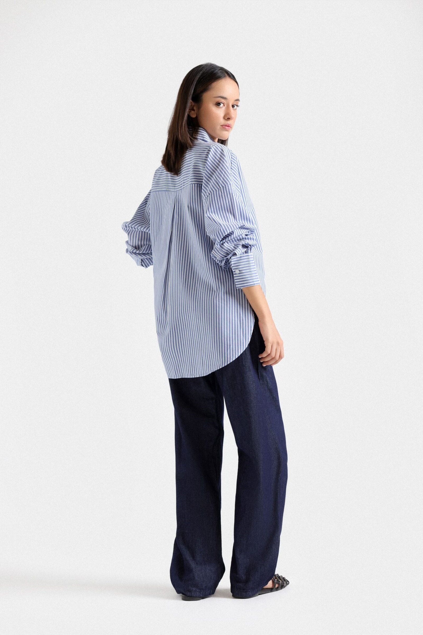 Loose Fit Jeans - Image 3