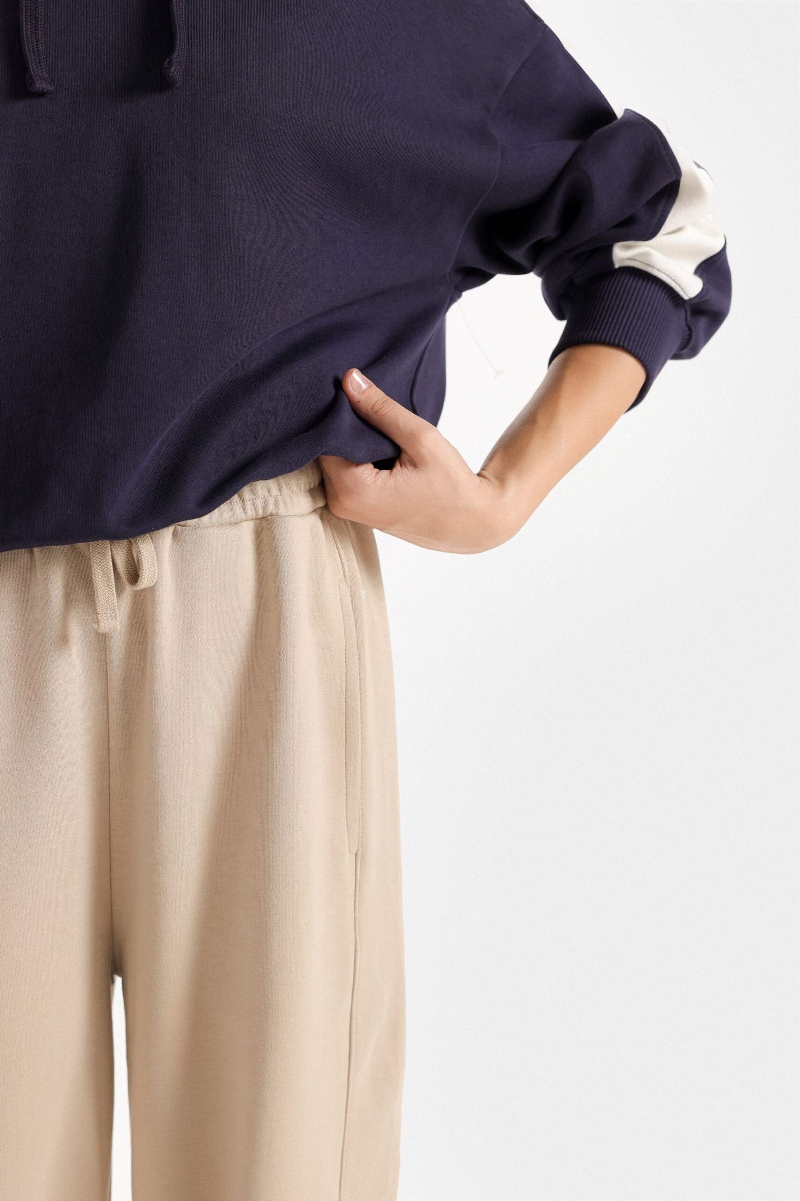 Loose Jogger Trousers - Image 9