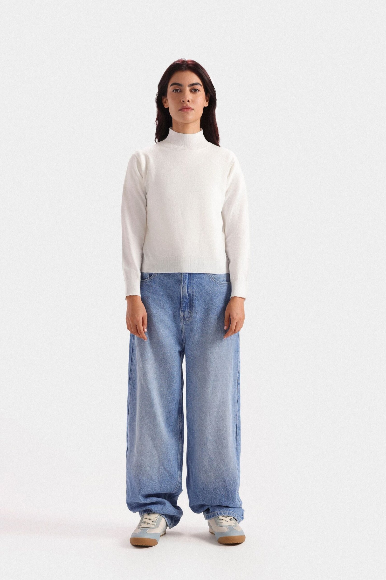 Tapered High-Waist Jeans