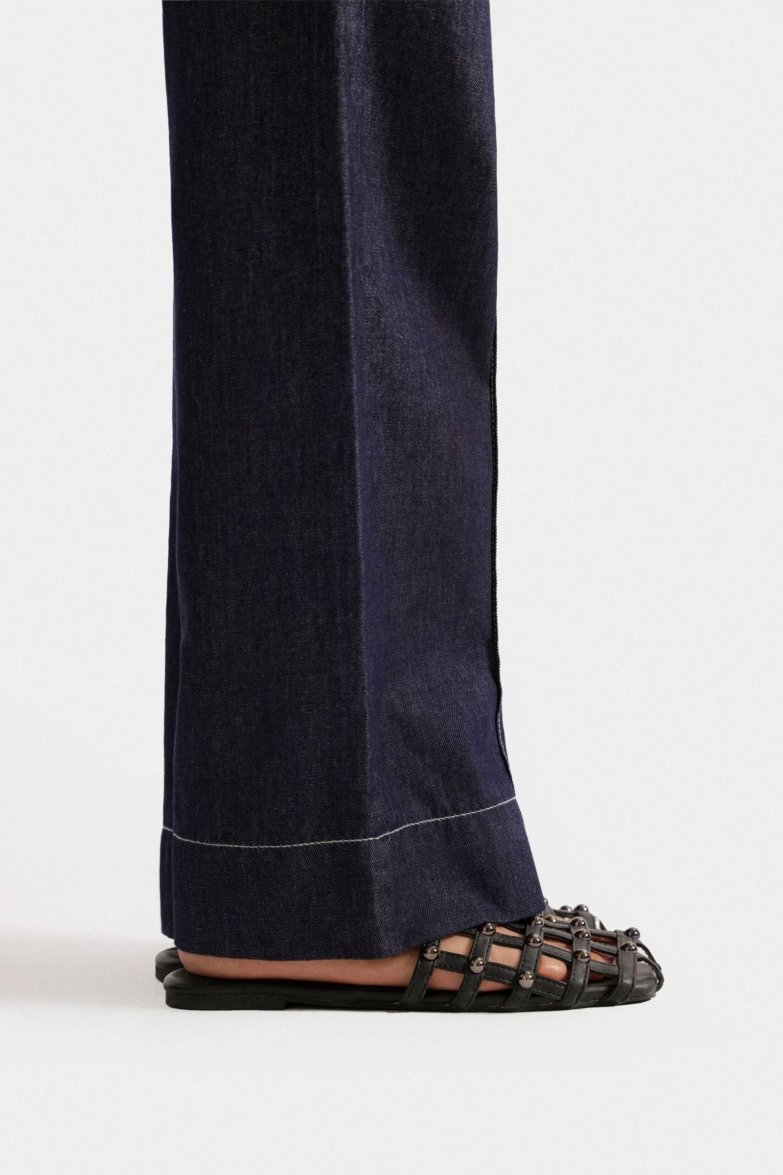 Grungy Wide-Leg Jeans - Image 4