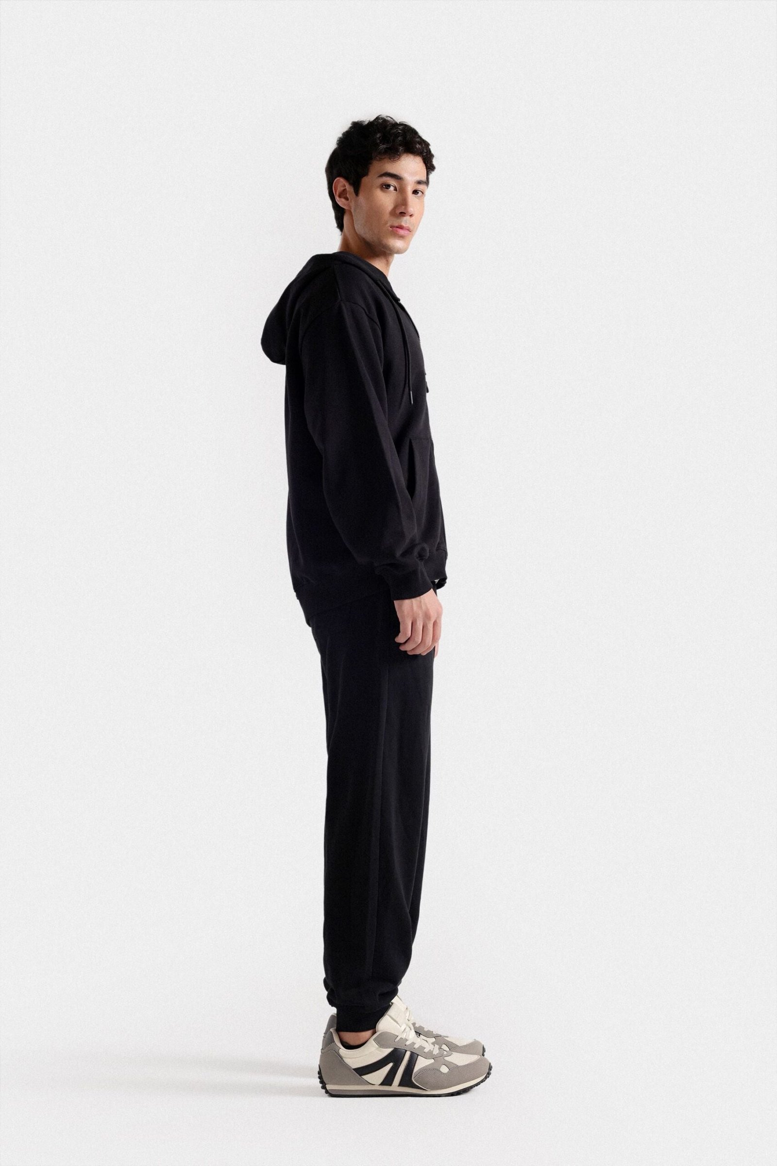 Basic Zipper Hoodie - Image 10