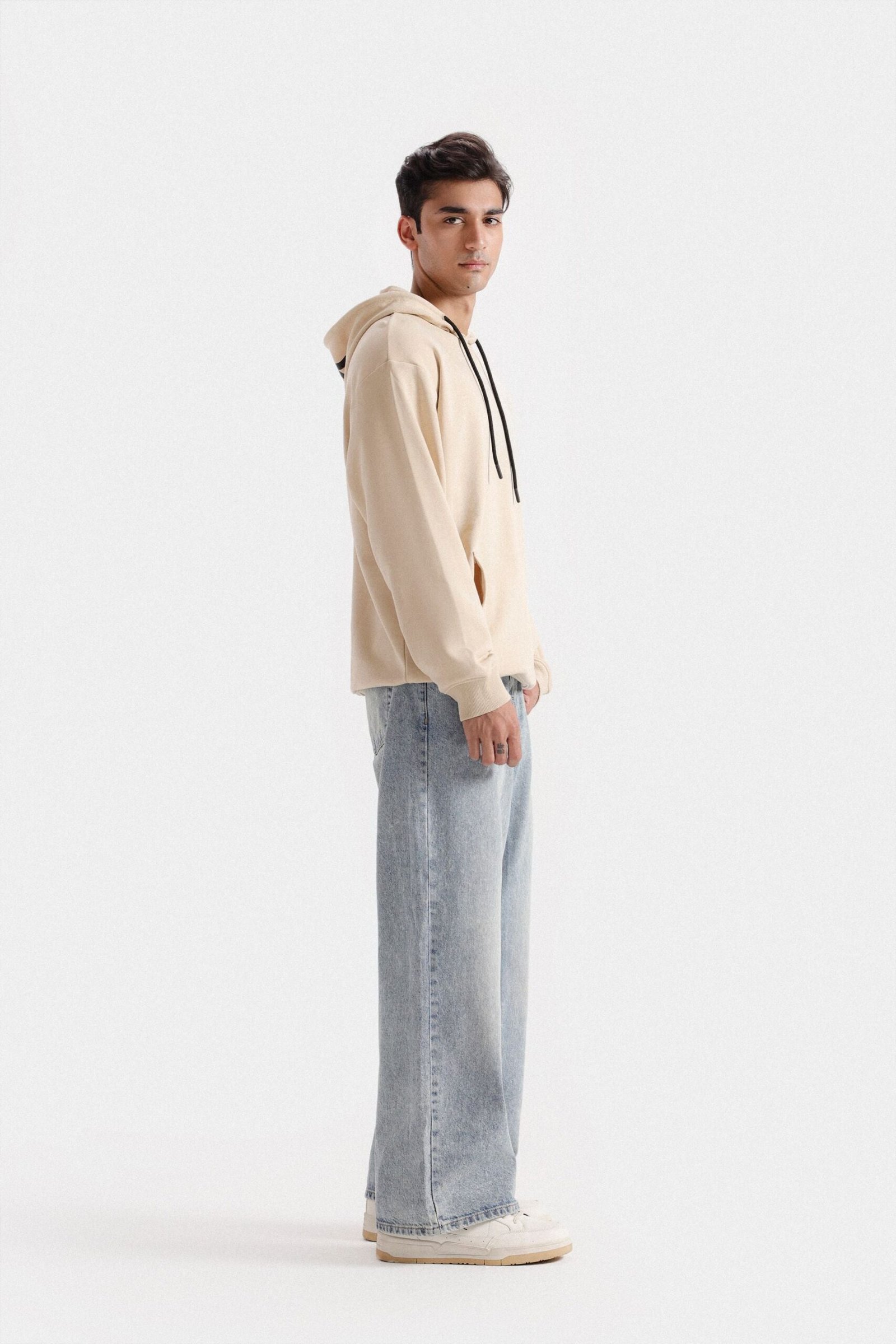 Graphic Pull-Over - Image 10