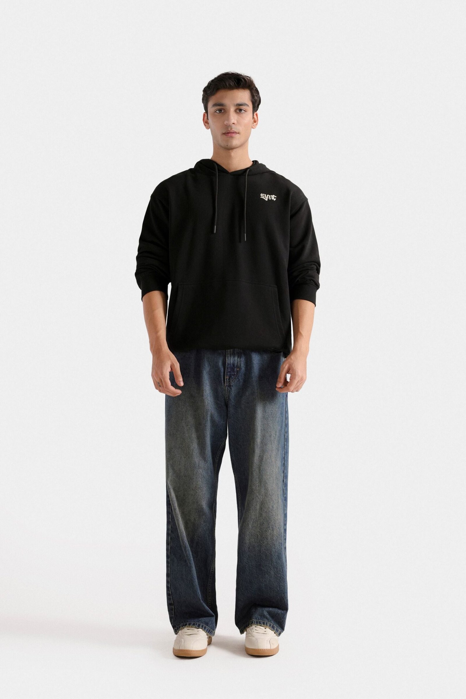 Graphic Pull-Over