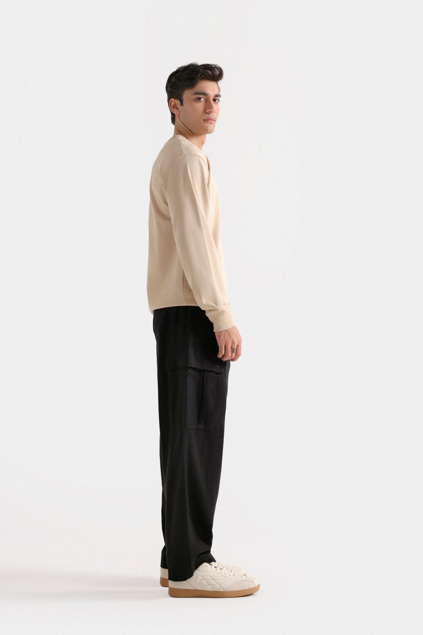Basic Sweatshirt - Image 10