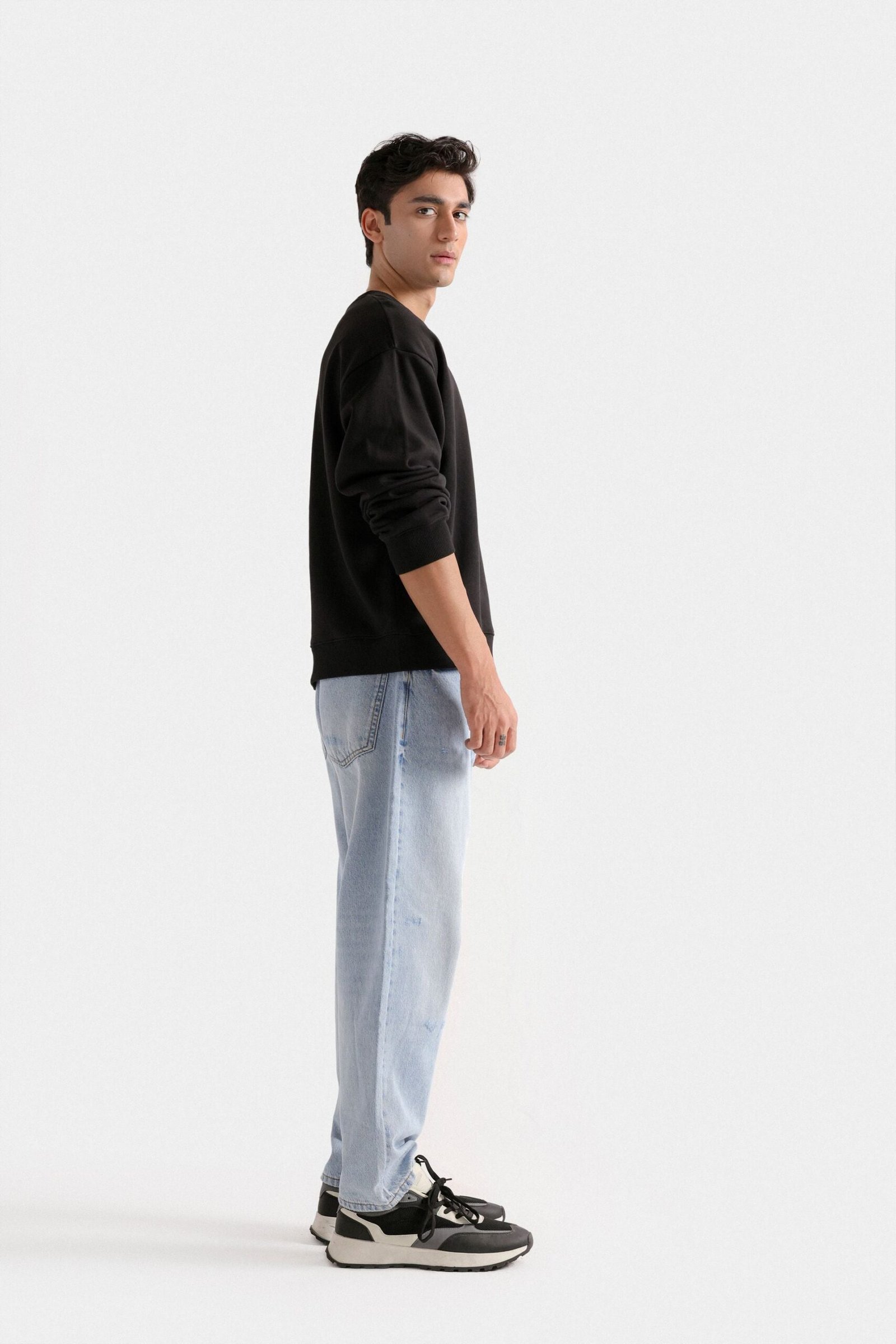 Basic Sweatshirt - Image 3
