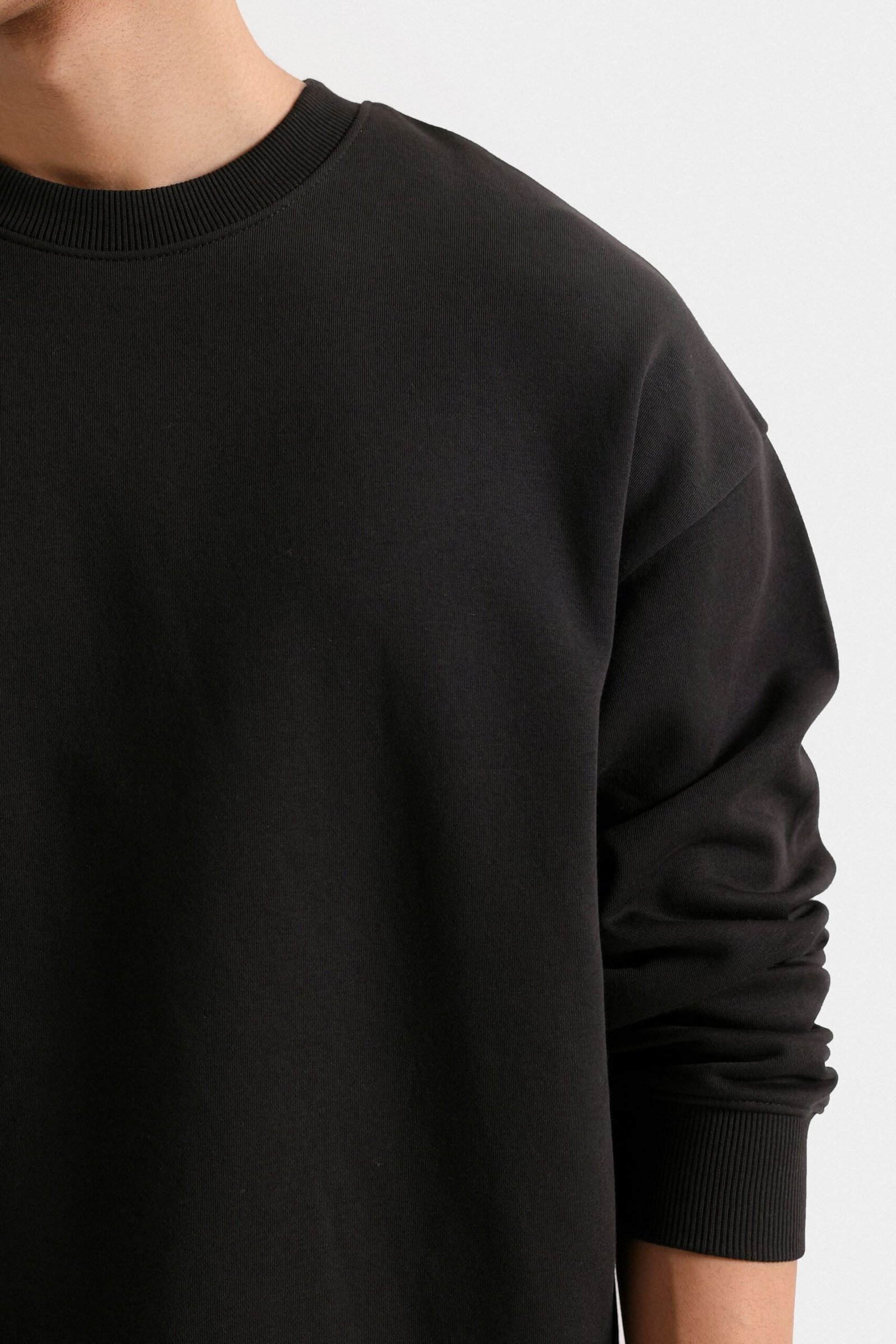 Basic Sweatshirt - Image 2
