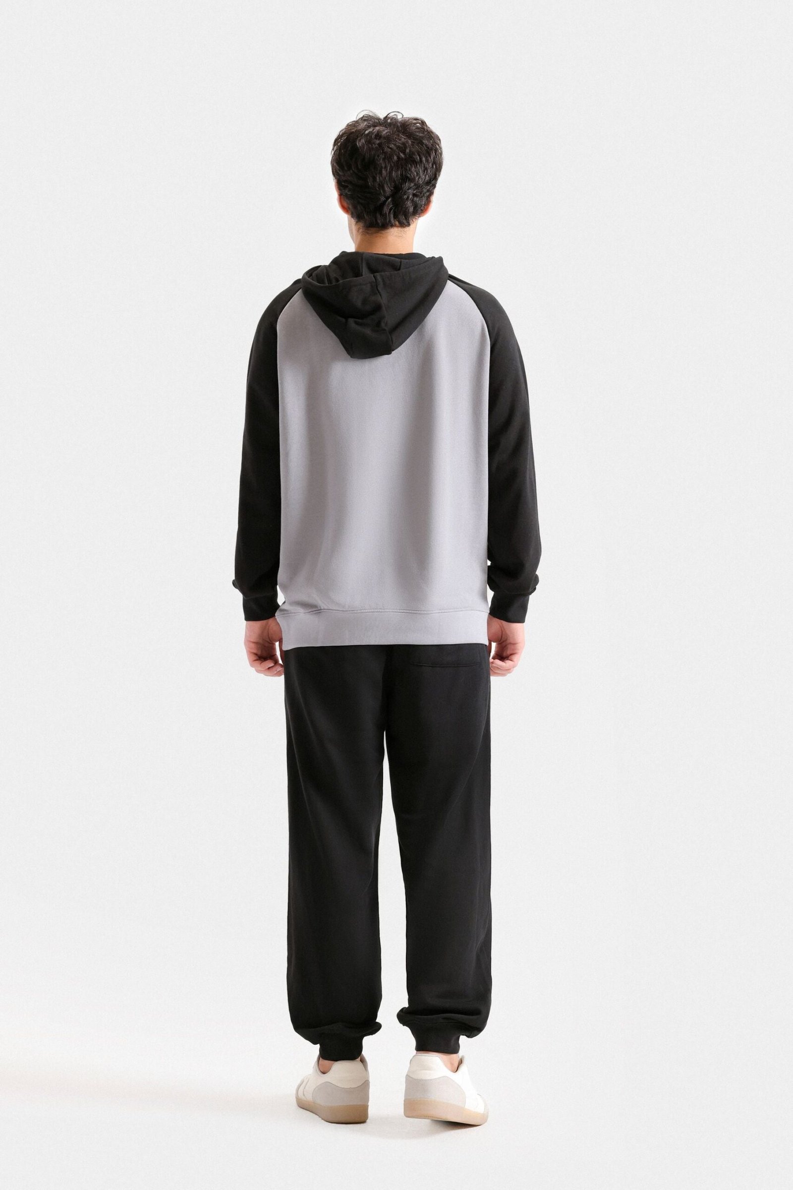 Color-Block Pull-Over - Image 12