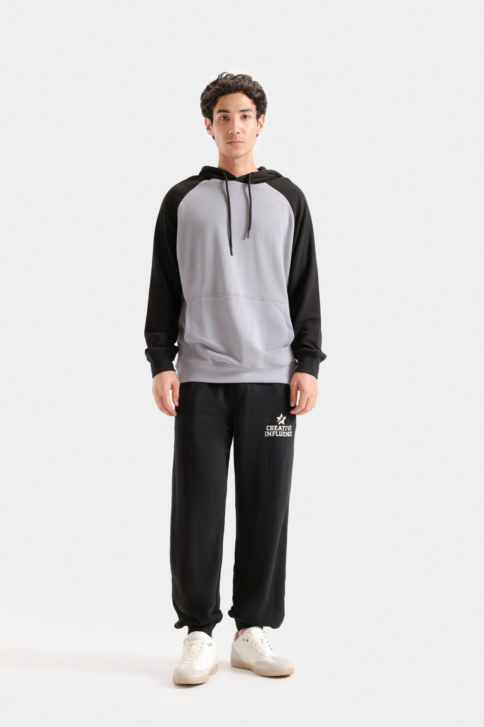 Color-Block Pull-Over - Image 9