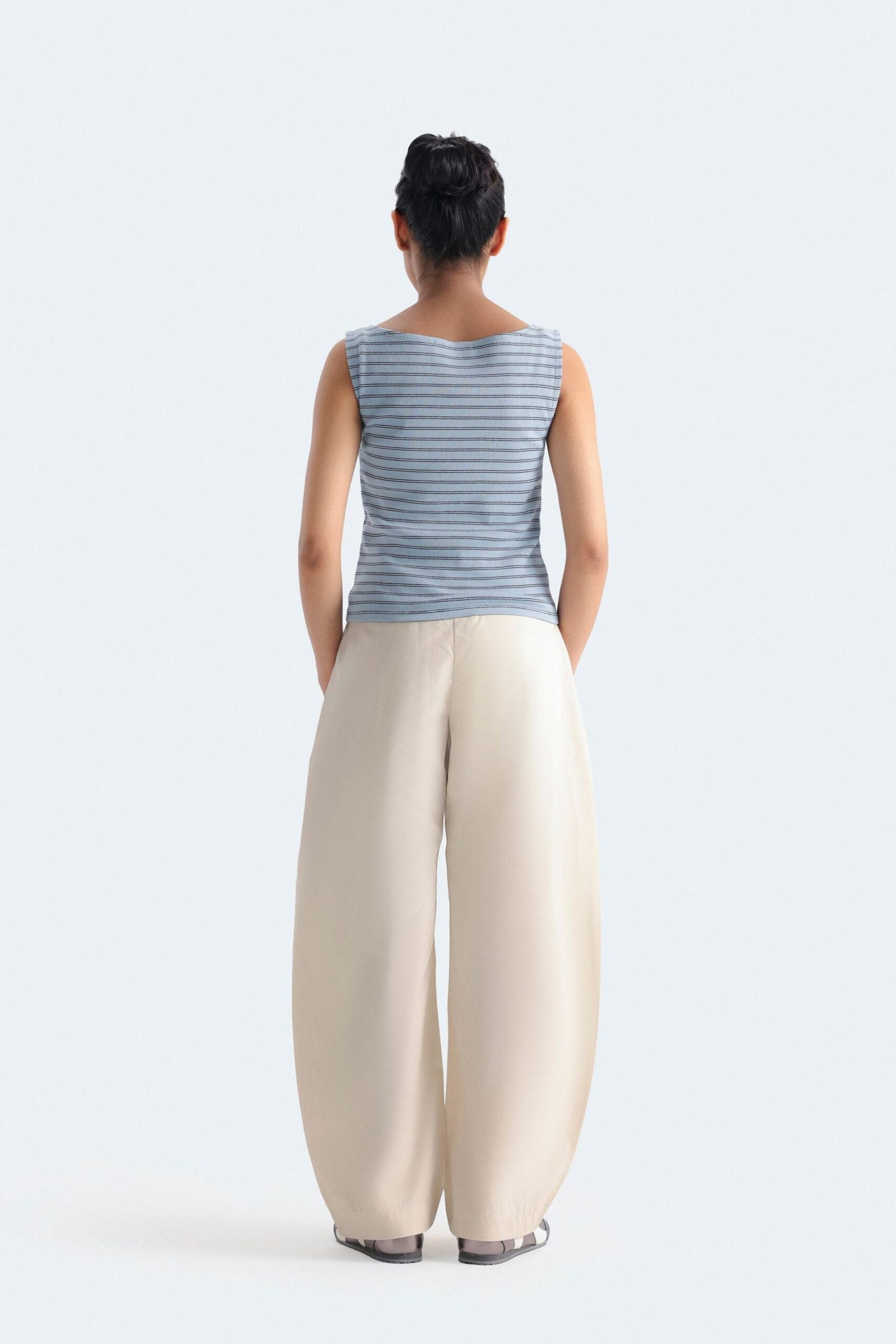 Cropped Pleated Barrel Pants - Image 5