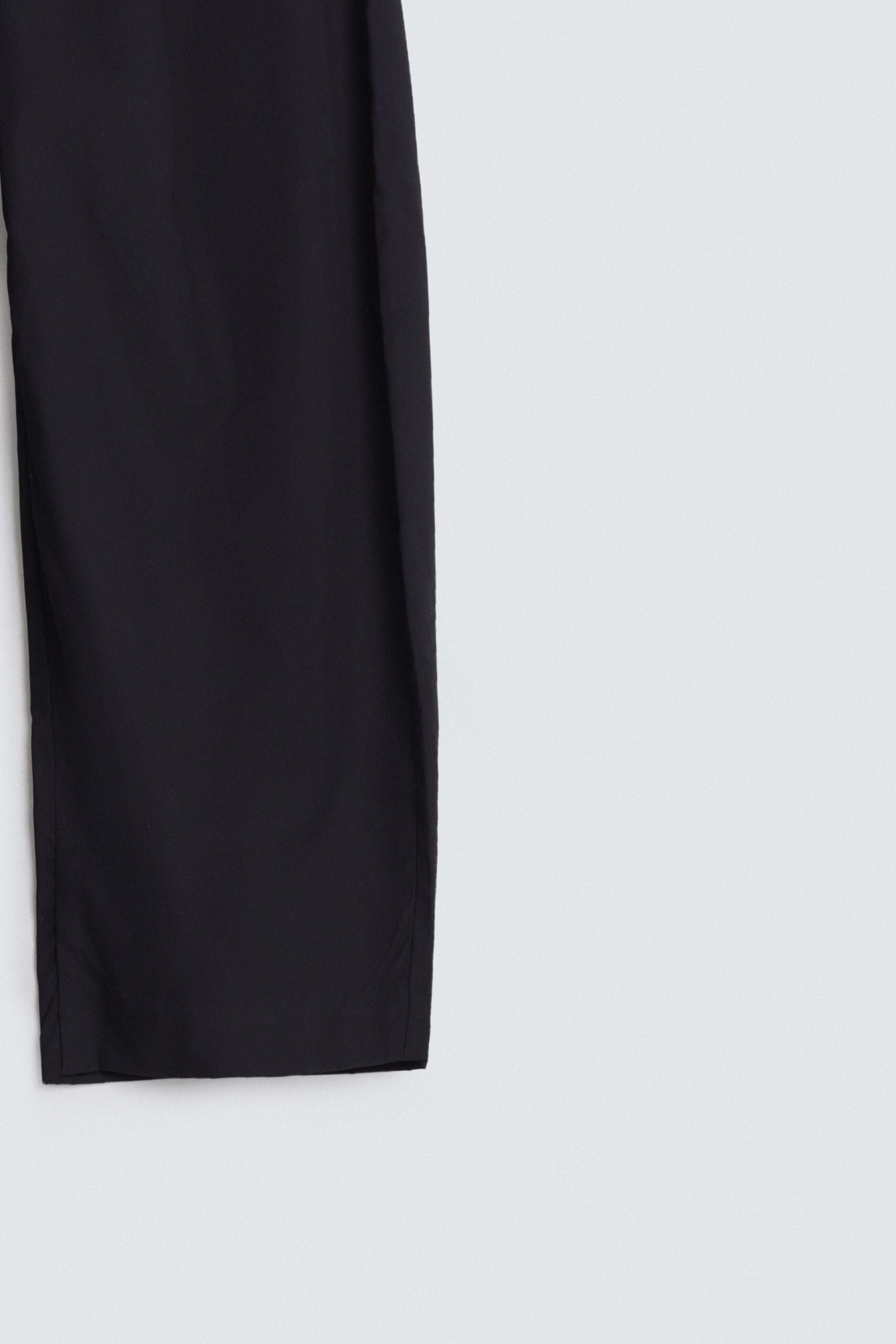 Cropped Pleated Barrel Pants - Image 16