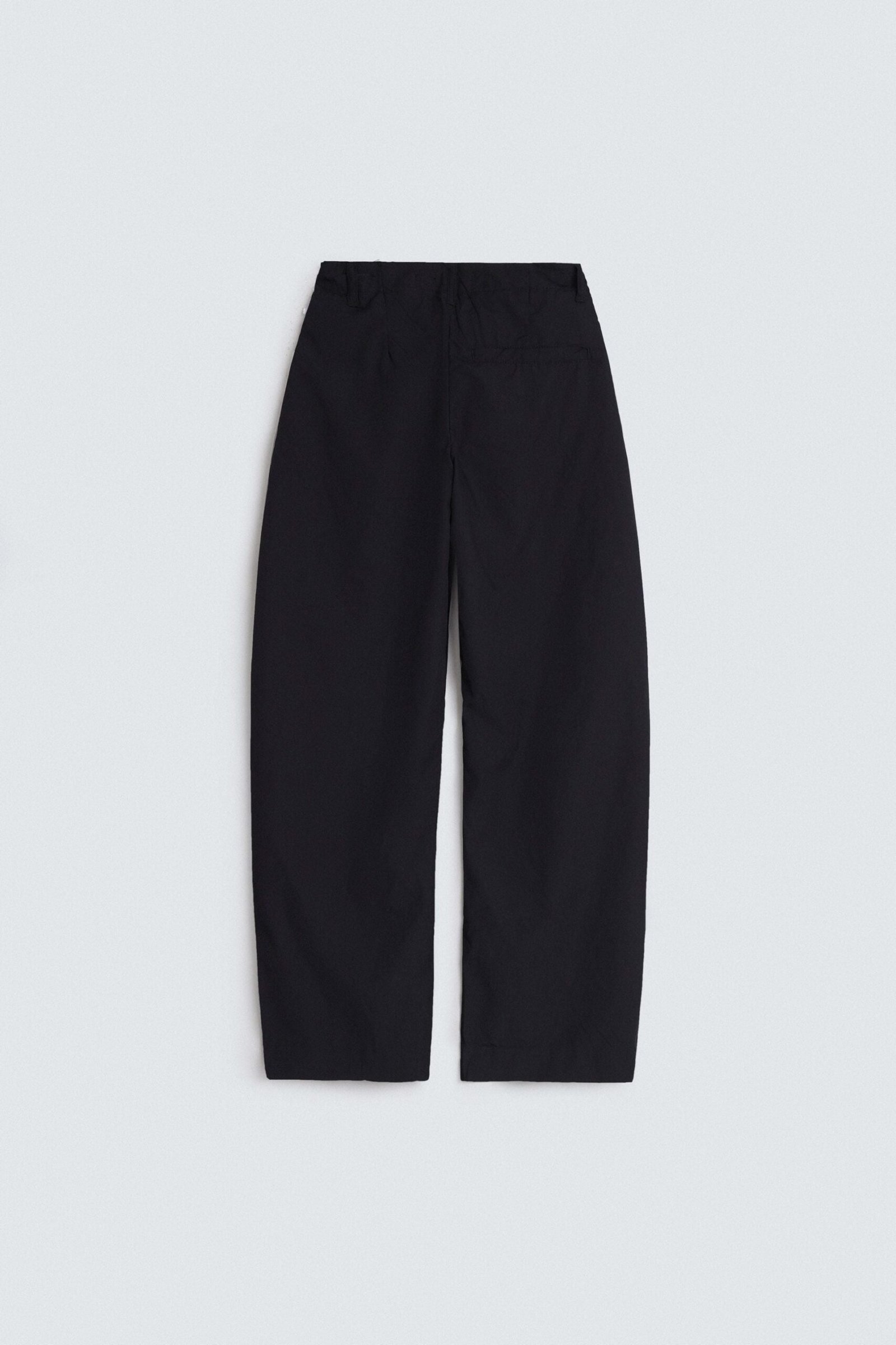 Cropped Pleated Barrel Pants - Image 17