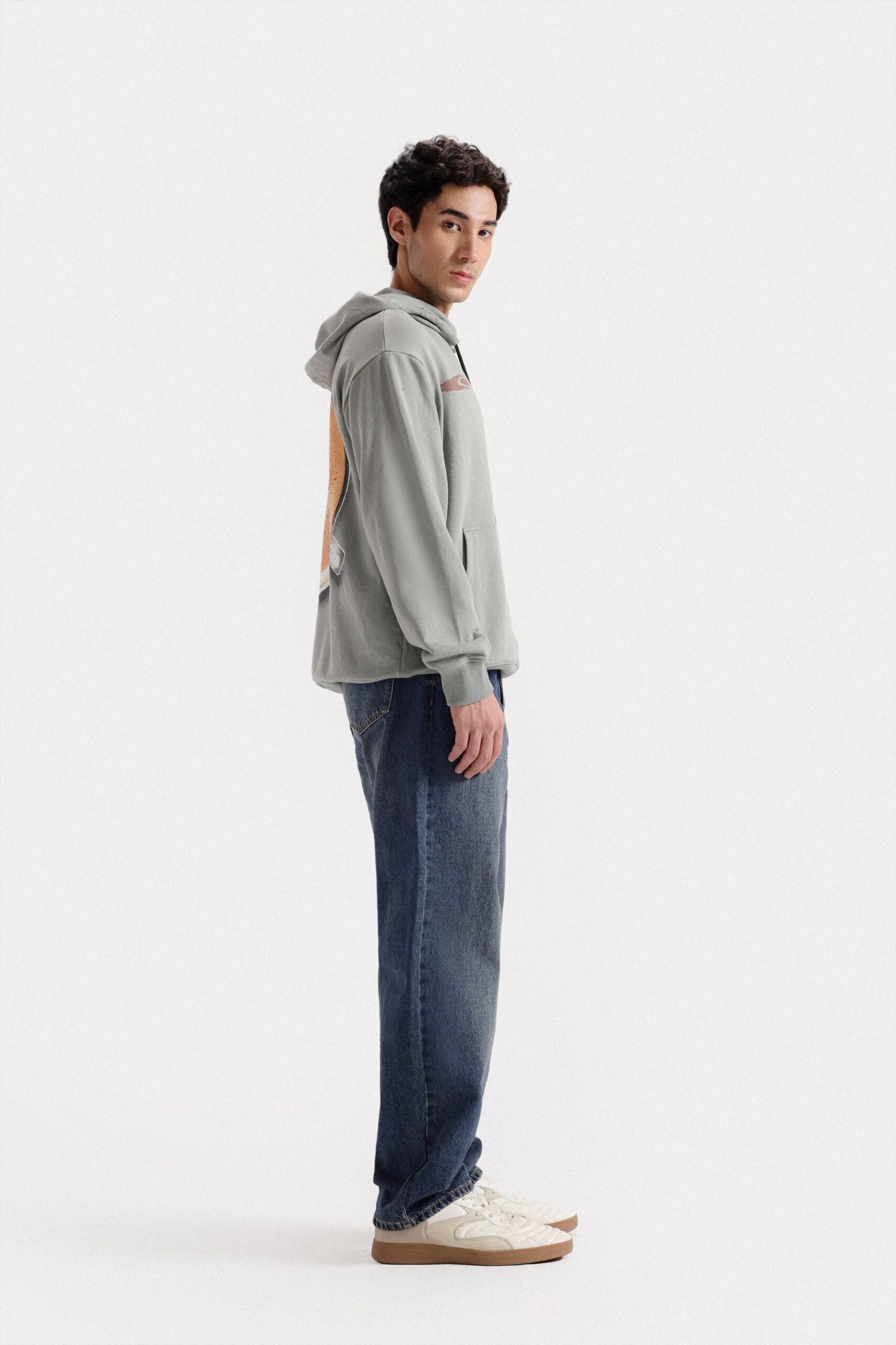 Graphic Pull-Over - Image 3