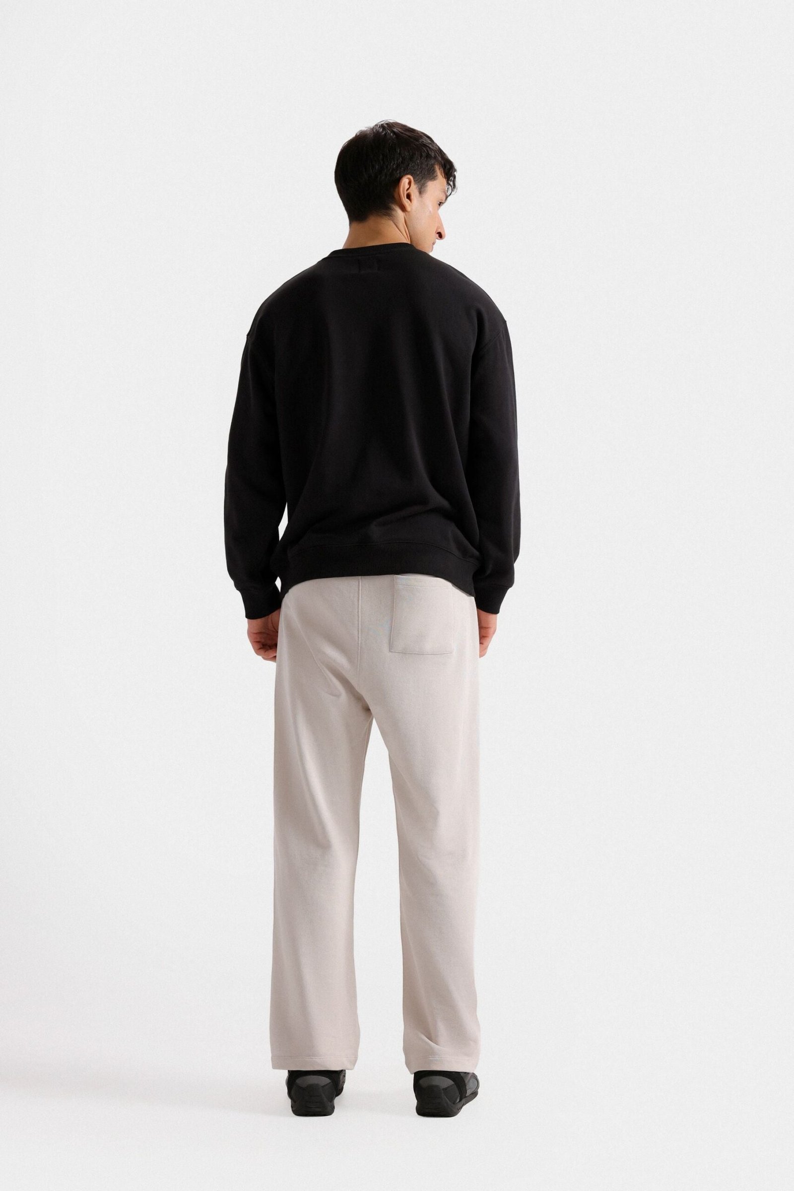 Graphic Sweatshirt - Image 4