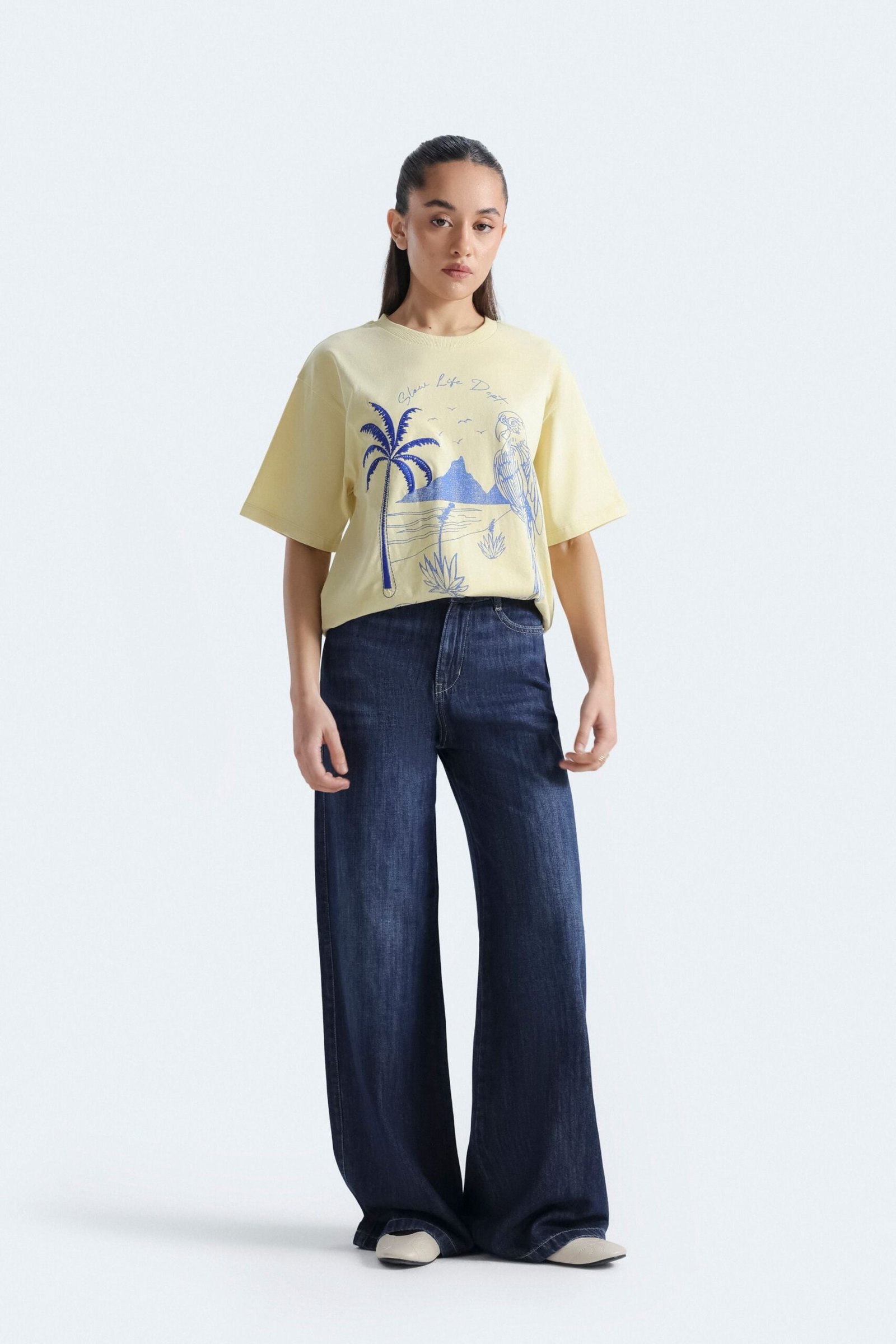 High-Waist Wide Leg Jeans - Image 4