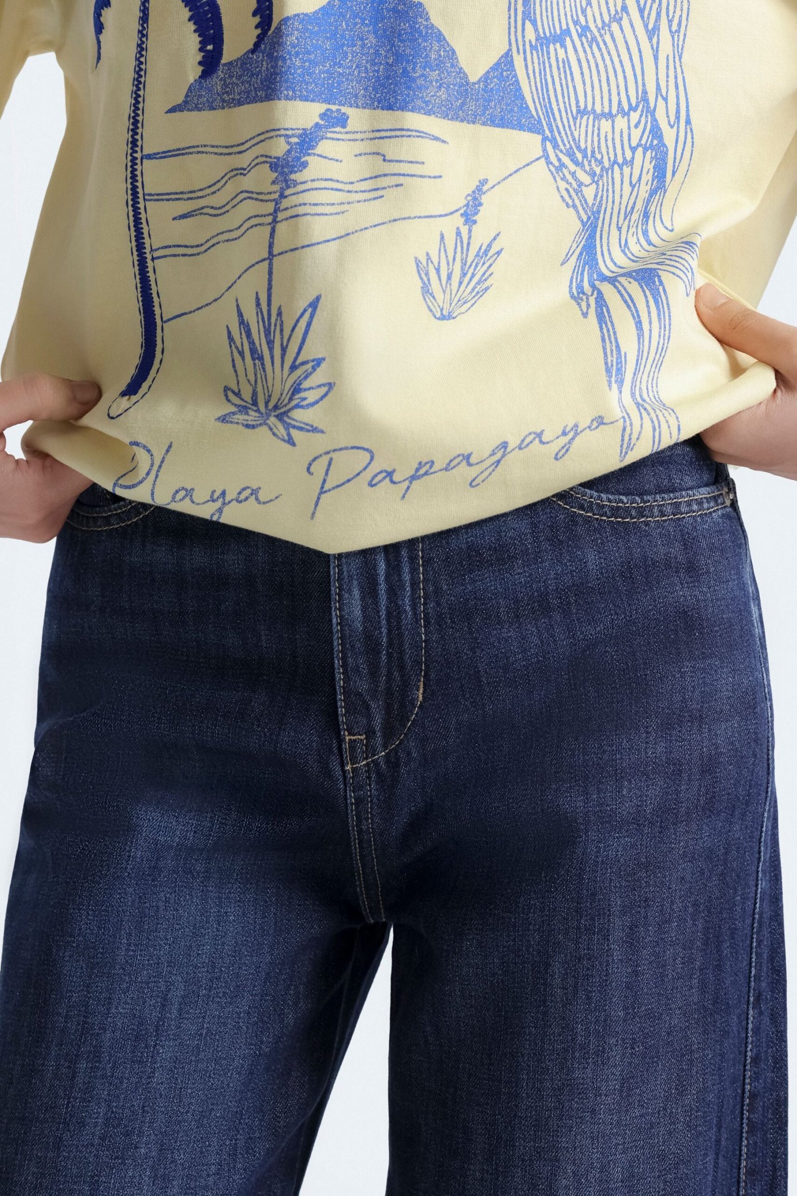 High-Waist Wide Leg Jeans - Image 5