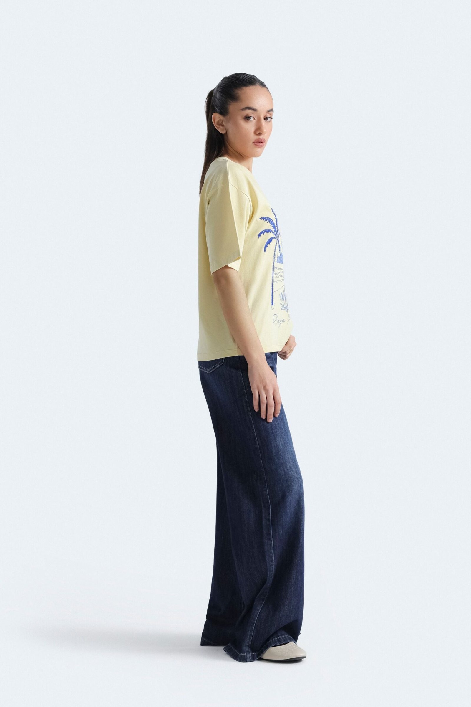 High-Waist Wide Leg Jeans - Image 6