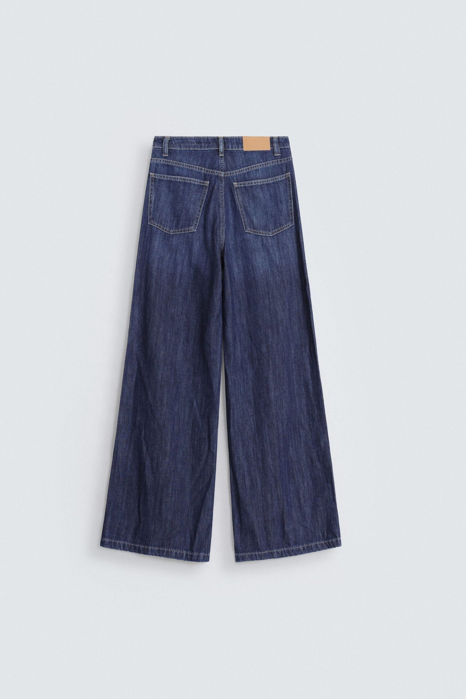 High-Waist Wide Leg Jeans - Image 3