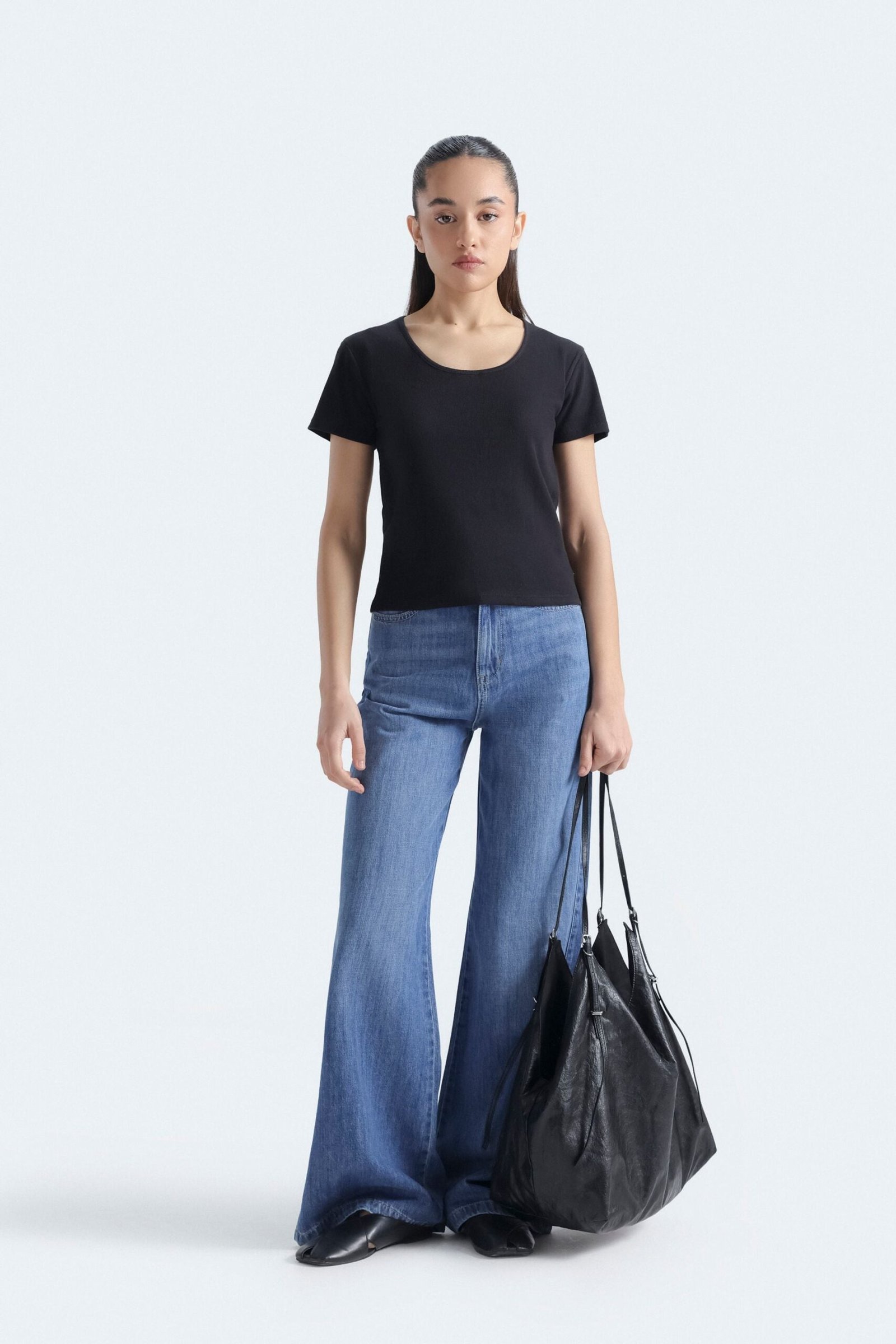 High-Waist Wide Leg Jeans - Image 12