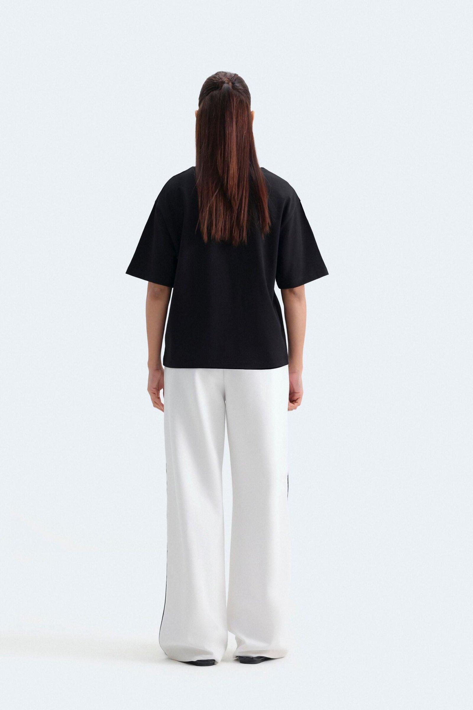 Loose Trousers With Side Pipping Detail - Image 4