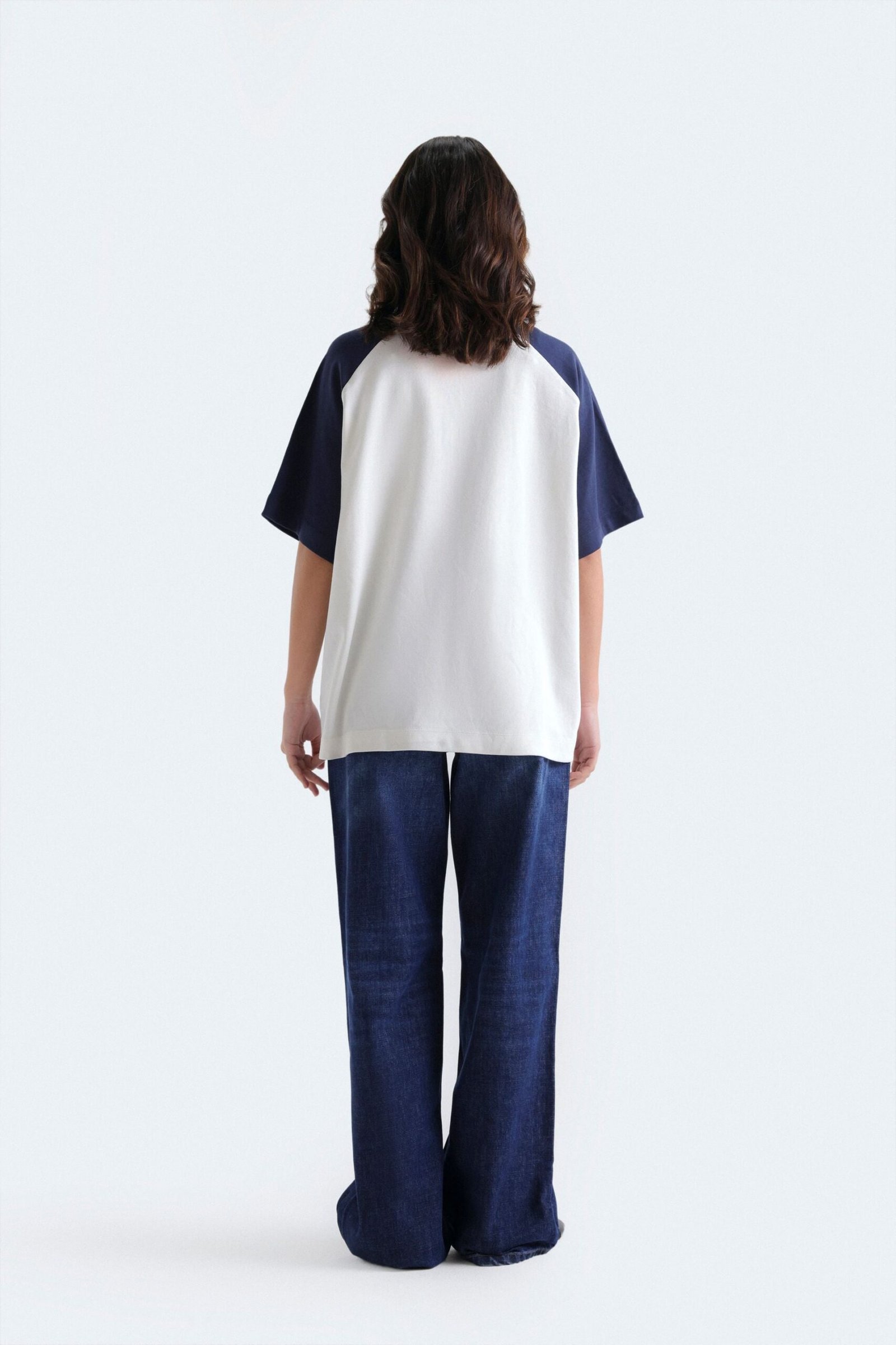 Mid Rise Relaxed Fit Jeans - Image 5