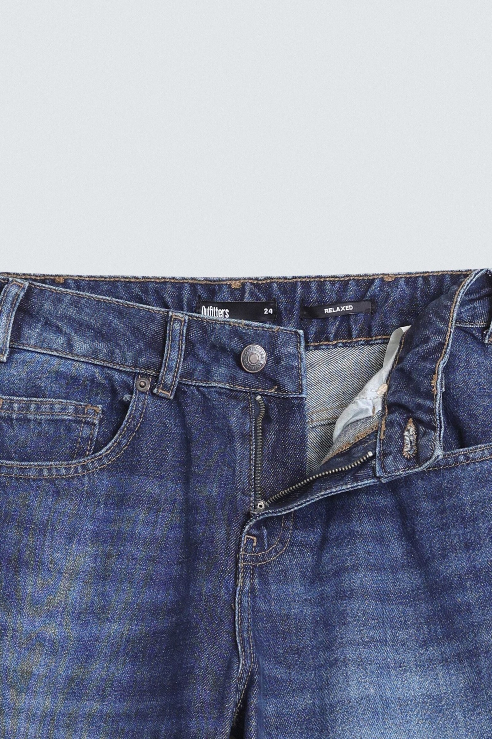 Mid Rise Relaxed Fit Jeans - Image 7
