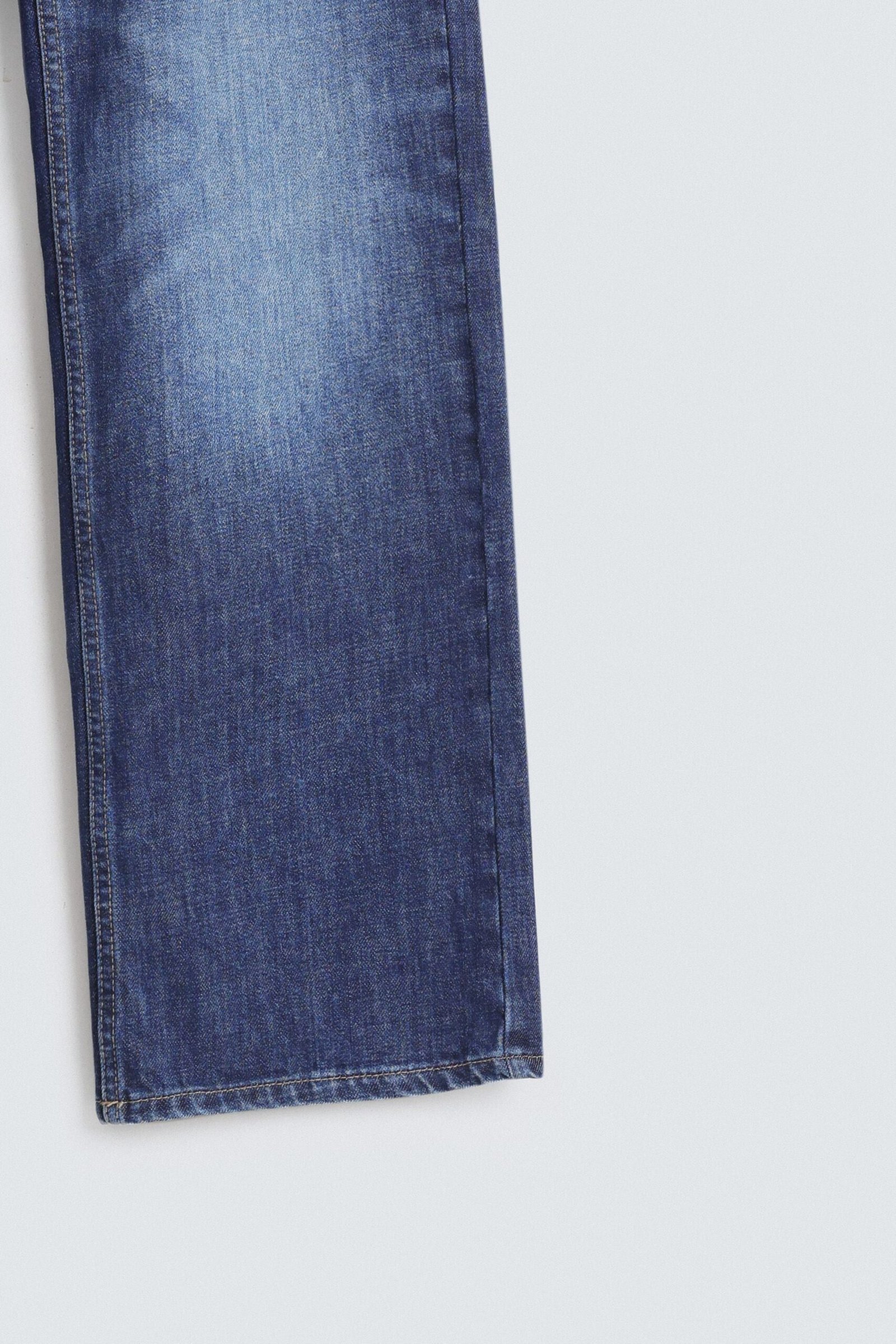 Mid Rise Relaxed Fit Jeans - Image 8
