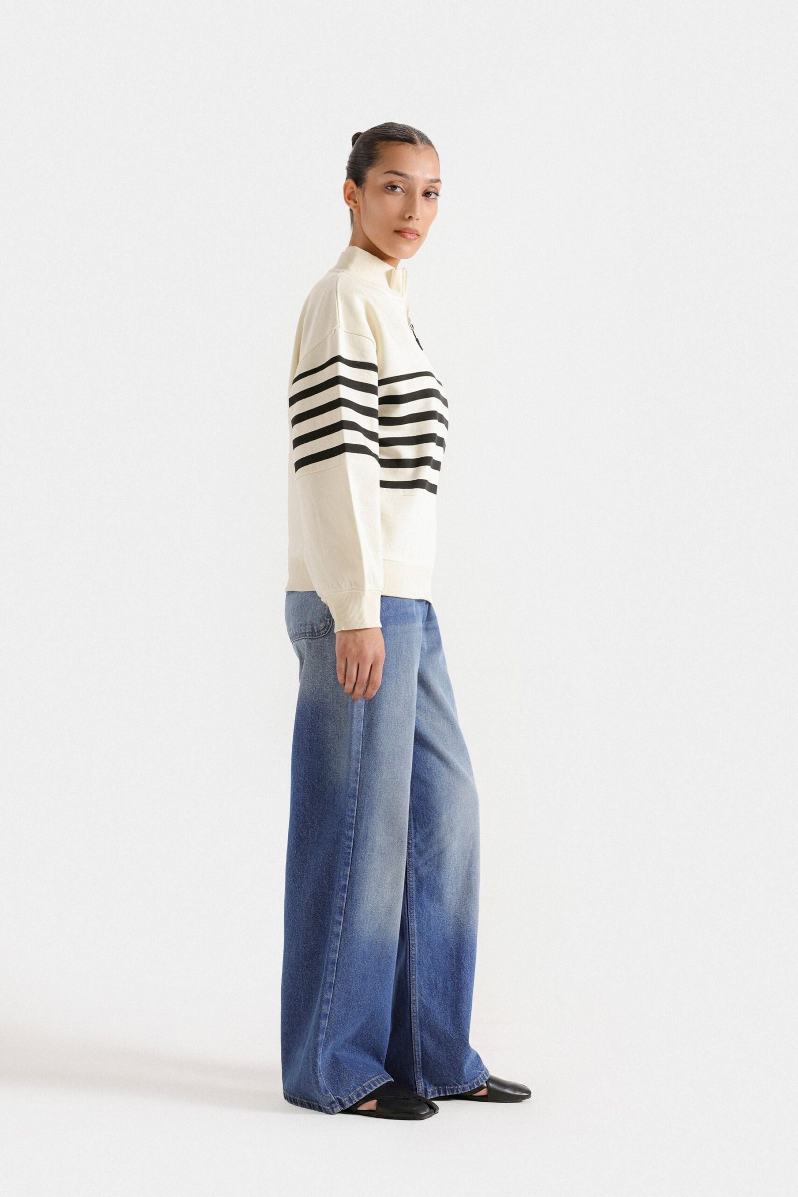 Loose Fit Jeans - Image 3