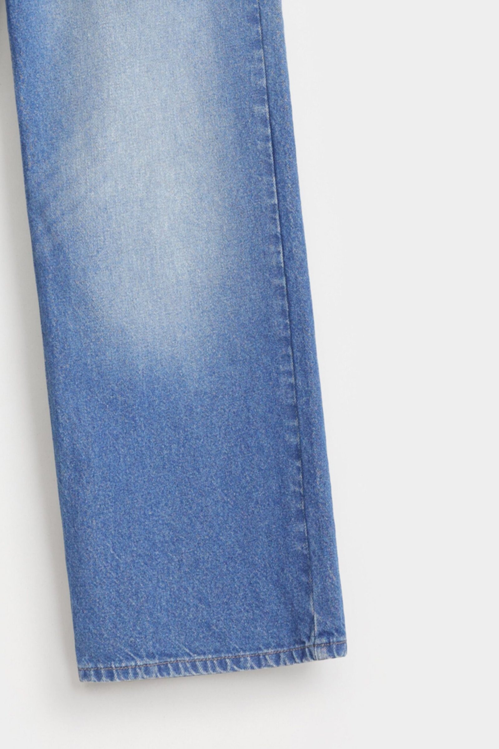 Loose Fit Jeans - Image 7