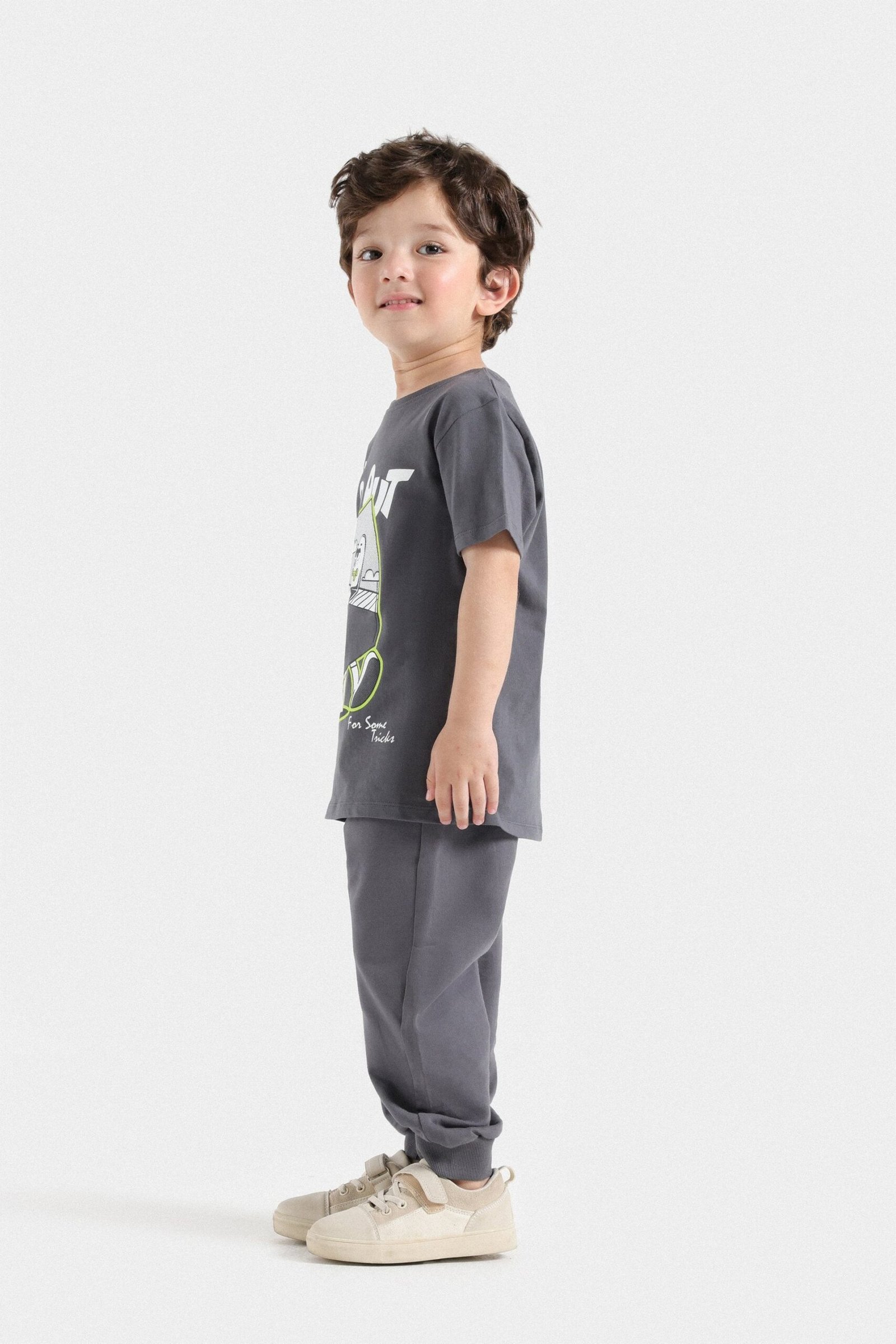 Skate Graphic T-Shirt - Image 5