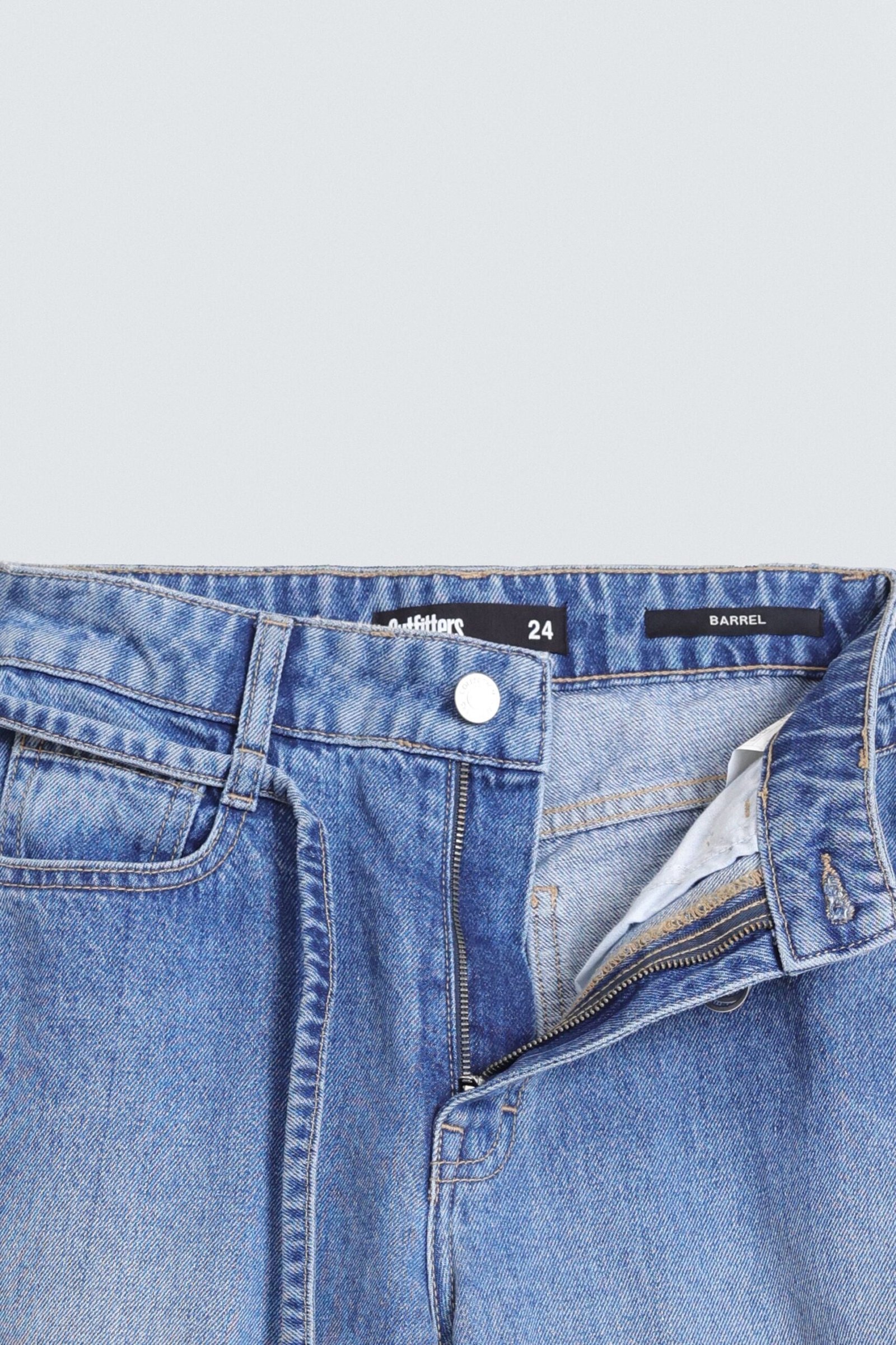 Barrel Fit Jeans With Belt Detail - Image 6