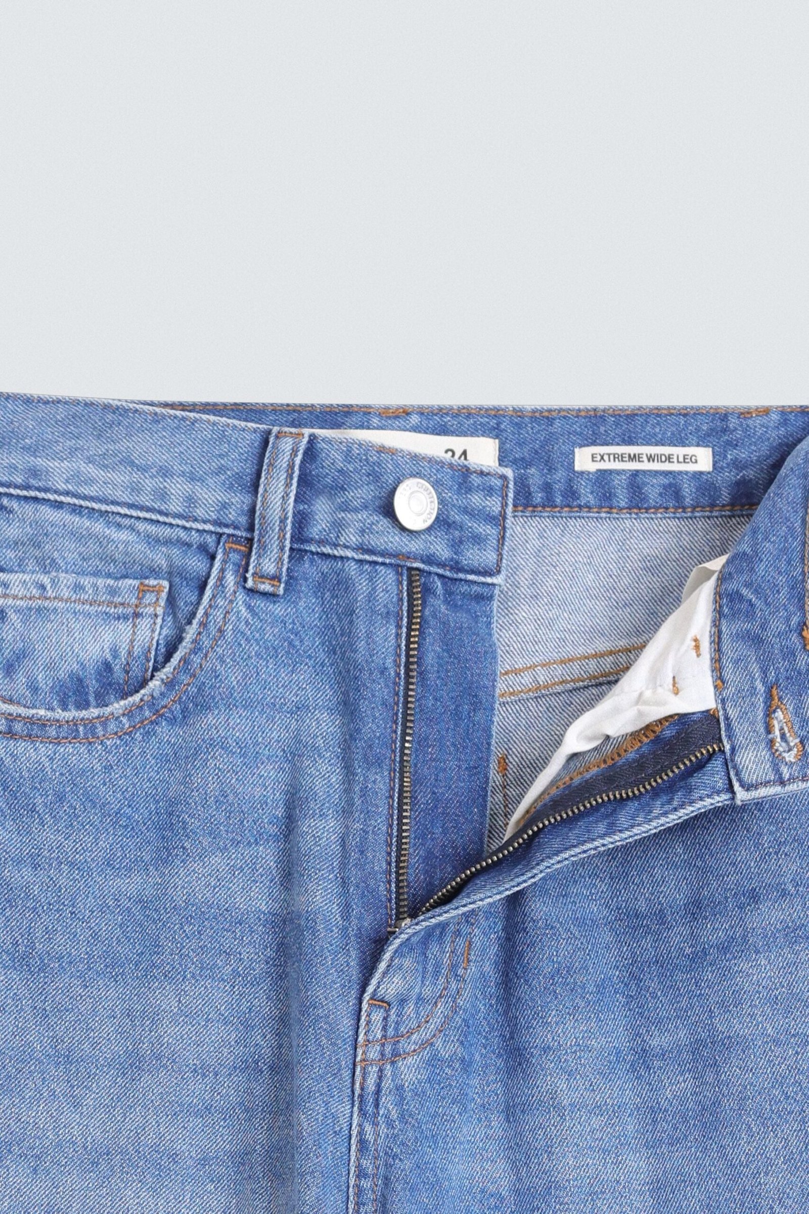 Extreme Wide Jeans - Image 5