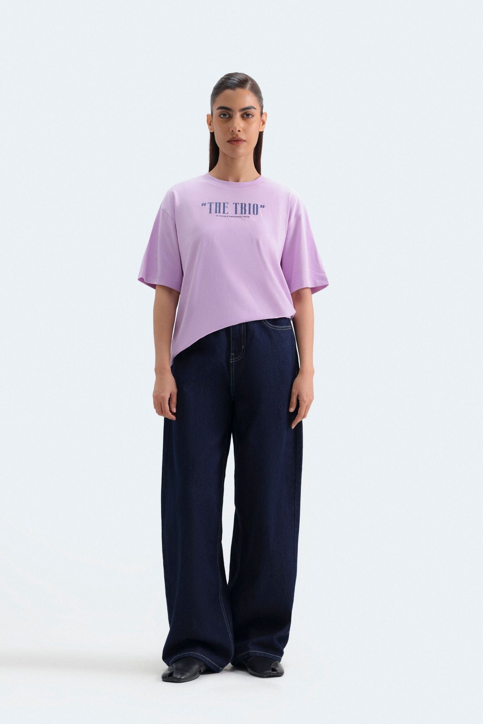 Mid-Rise Baggy Jeans