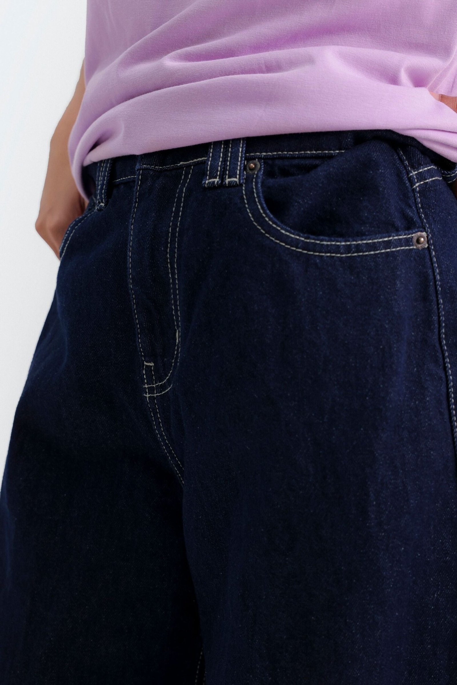 Mid-Rise Baggy Jeans - Image 2