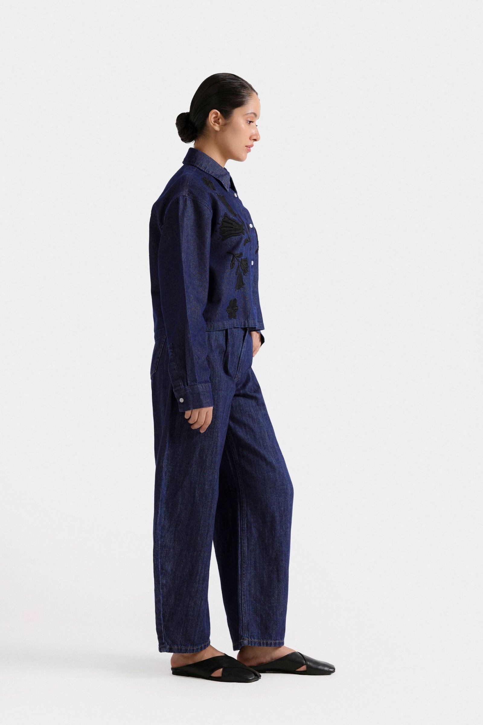 Cropped Embroidered Denim Shirt - Image 3