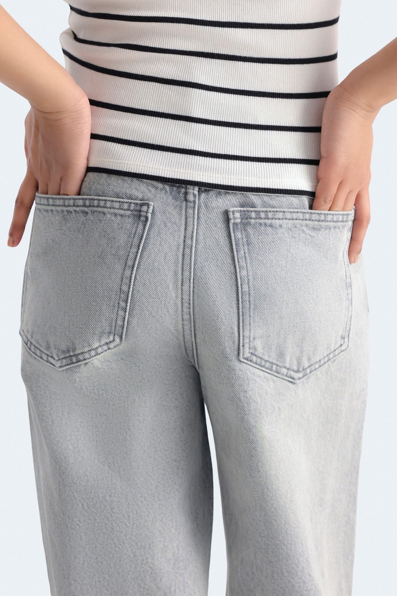 Straight Fit Jeans - Image 5