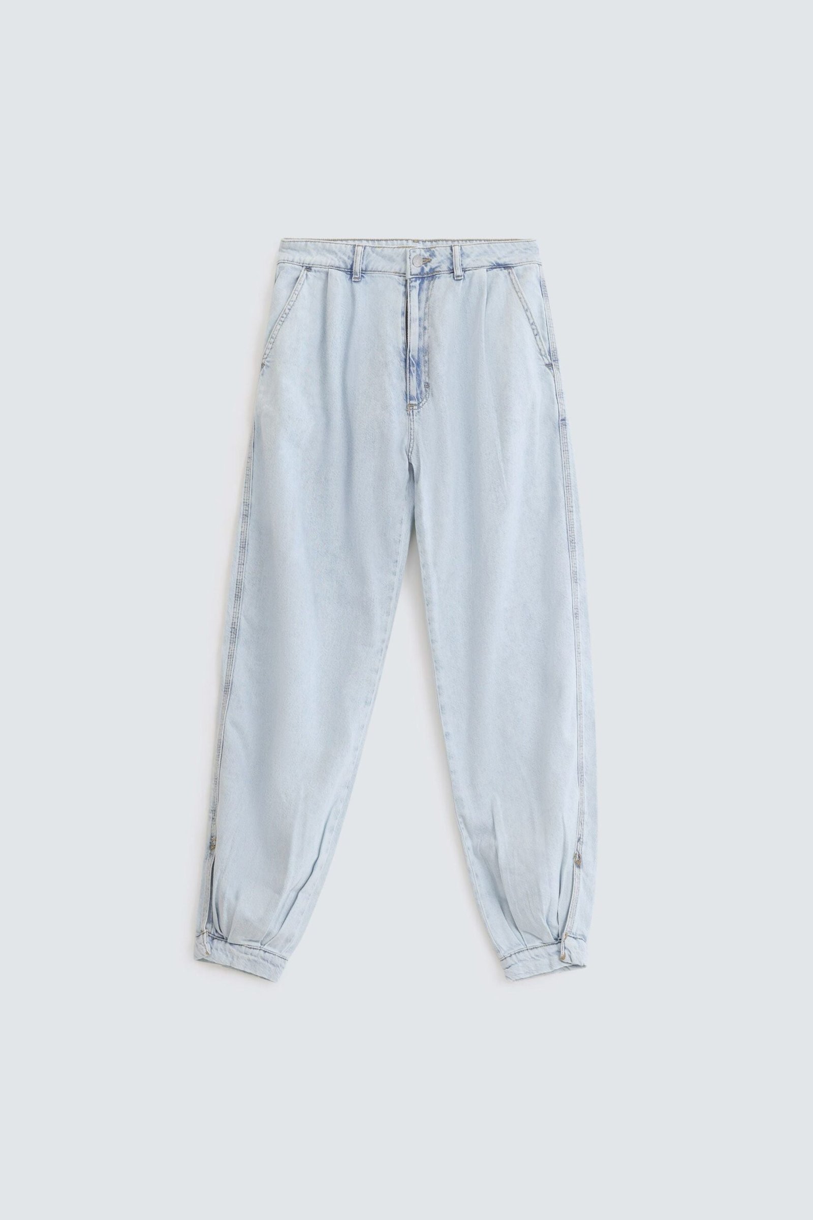 Balloon Fit Jeans - Image 10