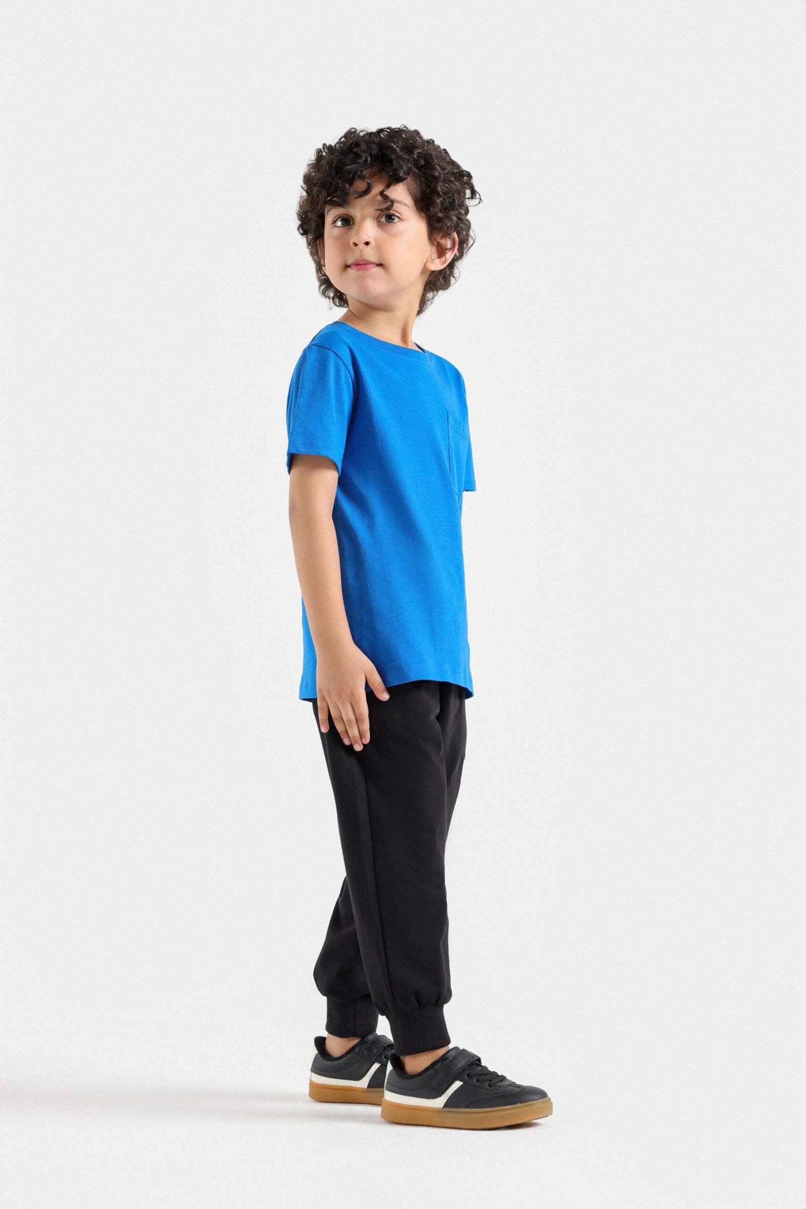 Basic T-Shirt With Patch Pocket - Image 11