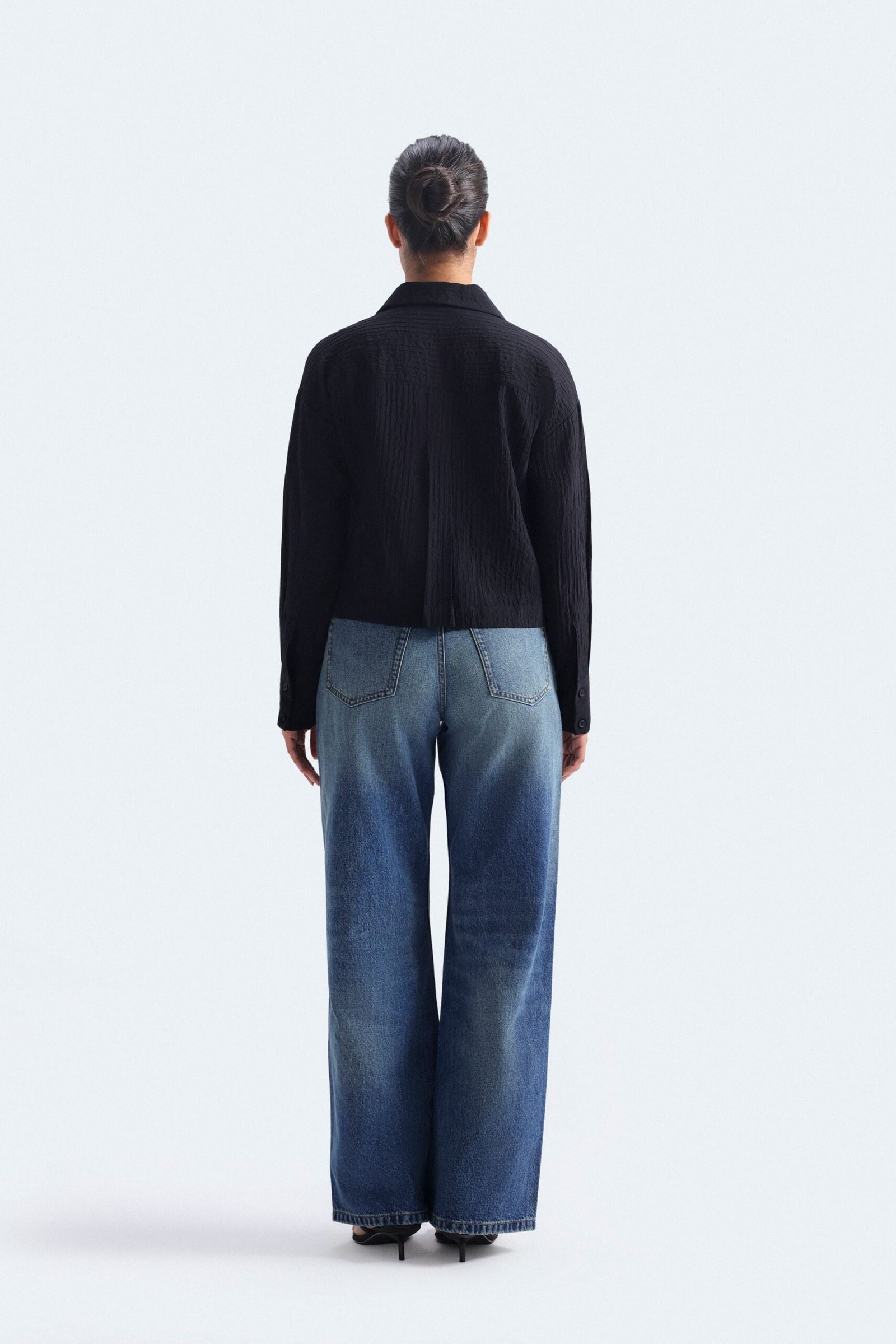 Super Cropped Textured Shirt - Image 11