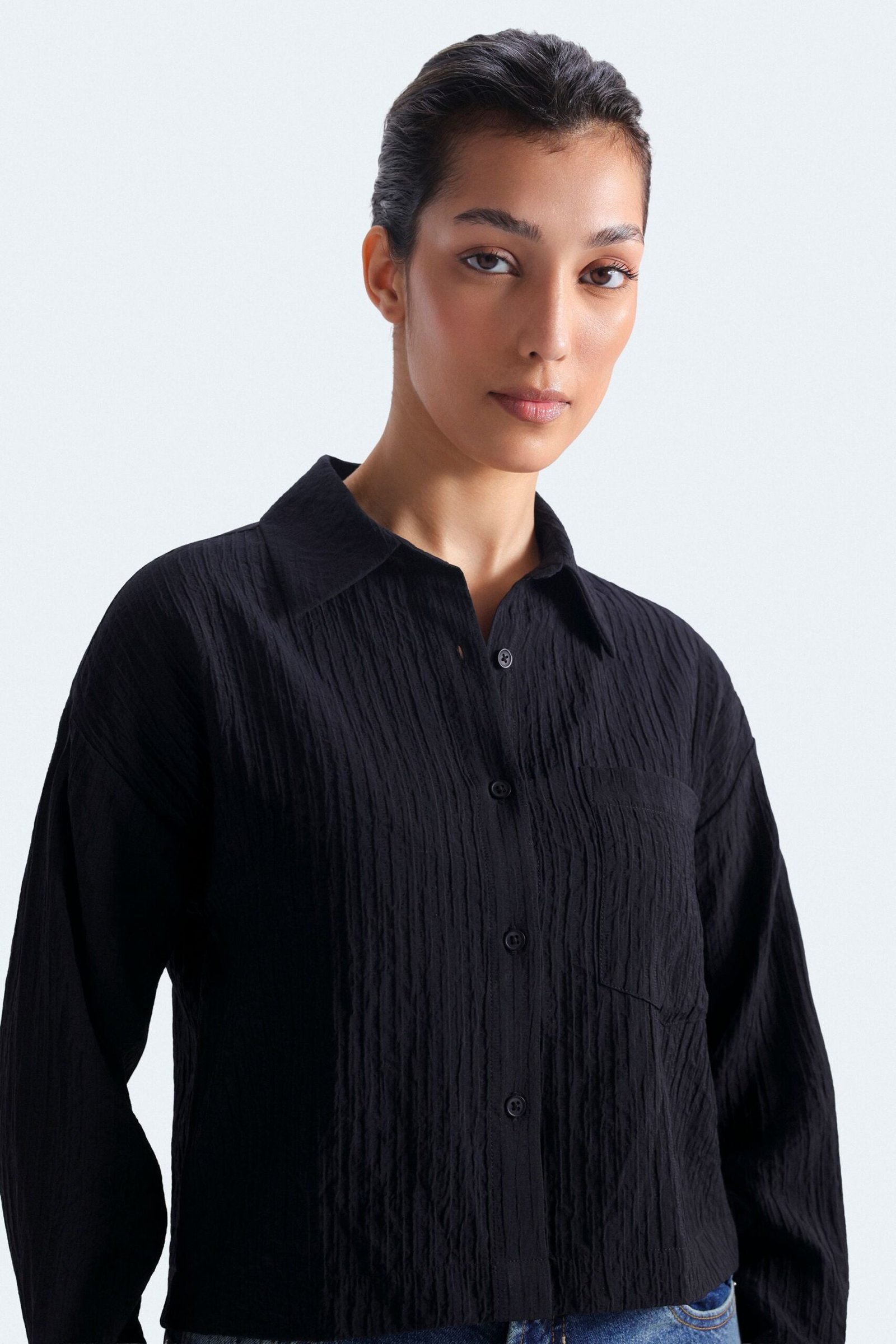 Super Cropped Textured Shirt - Image 9