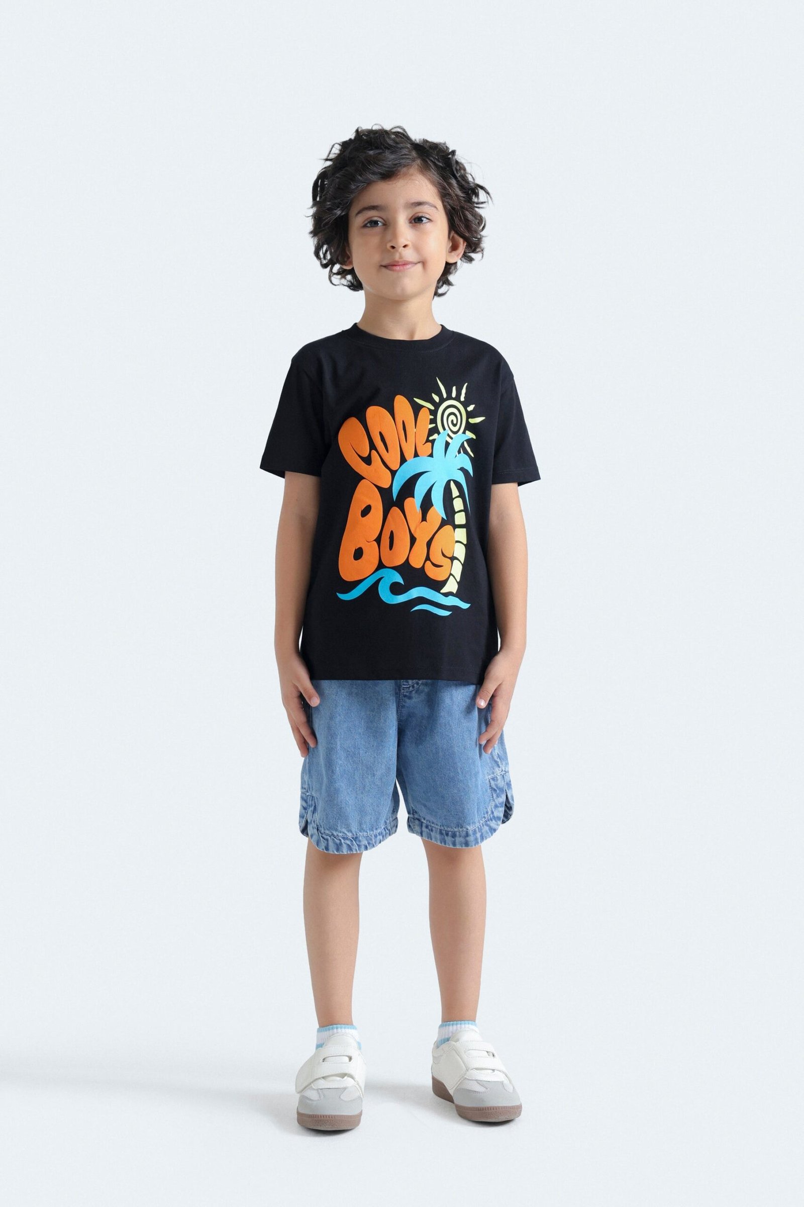 Tropical Graphic T-Shirt - Image 4